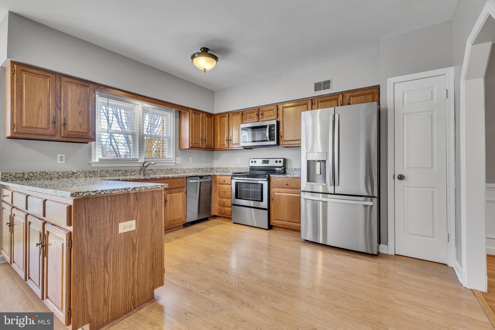 KINGSTOWNE - Residential Lease