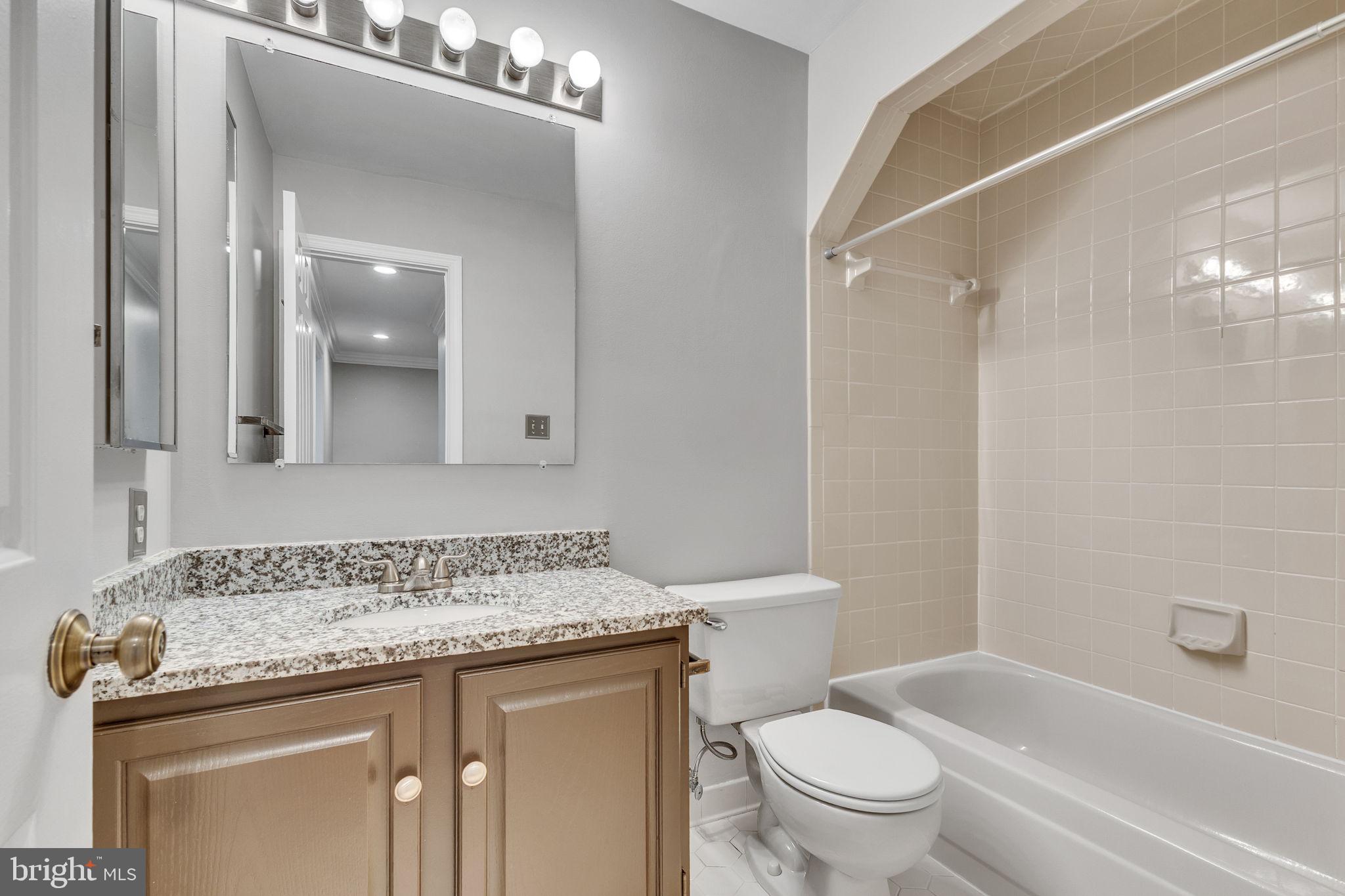 KINGSTOWNE - Residential Lease