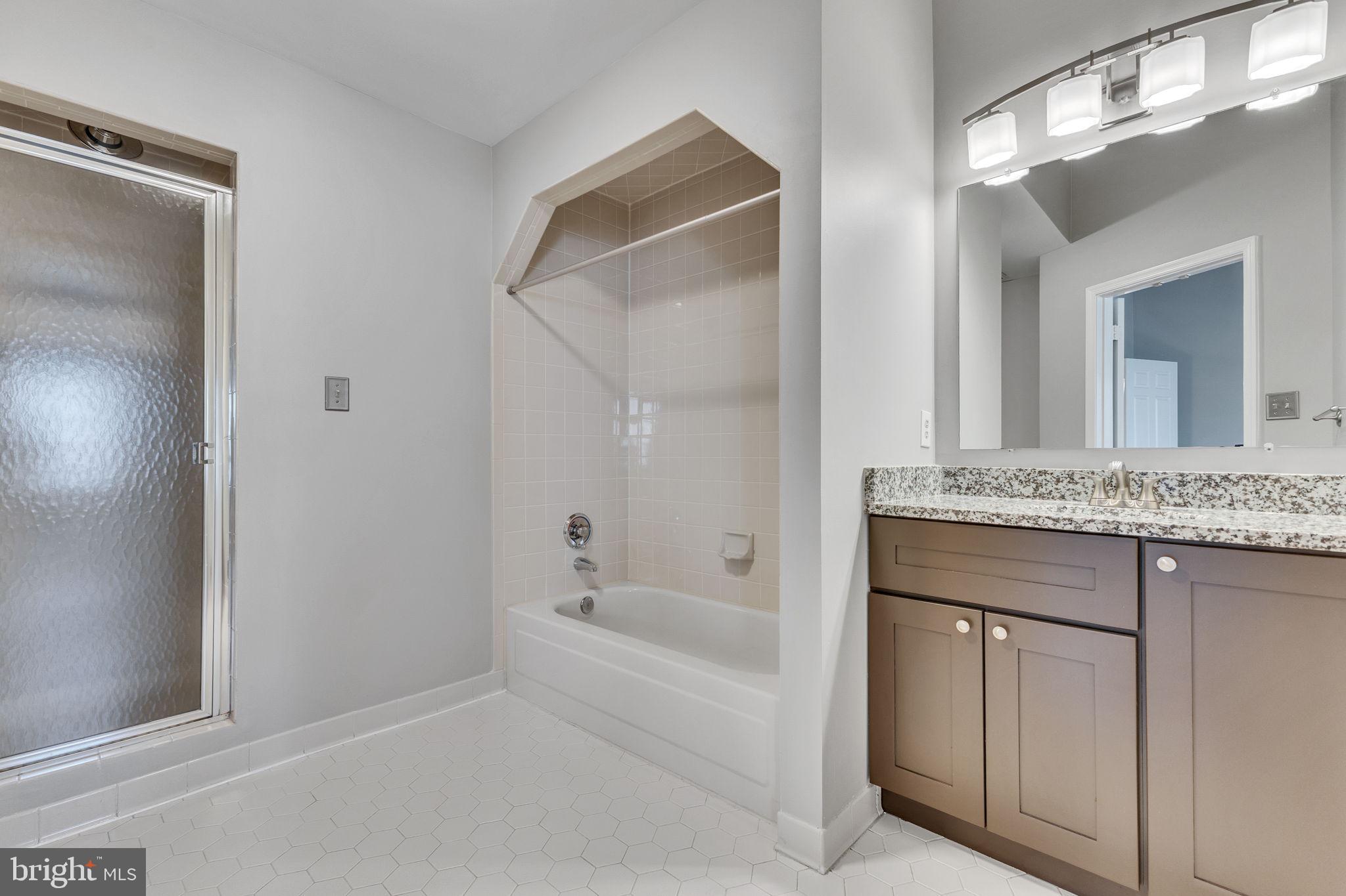 KINGSTOWNE - Residential Lease