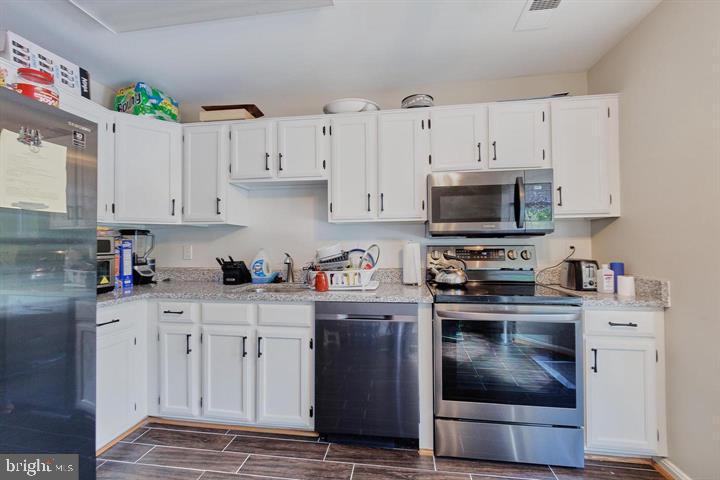 7921 GUNSTON WOODS PLACE
