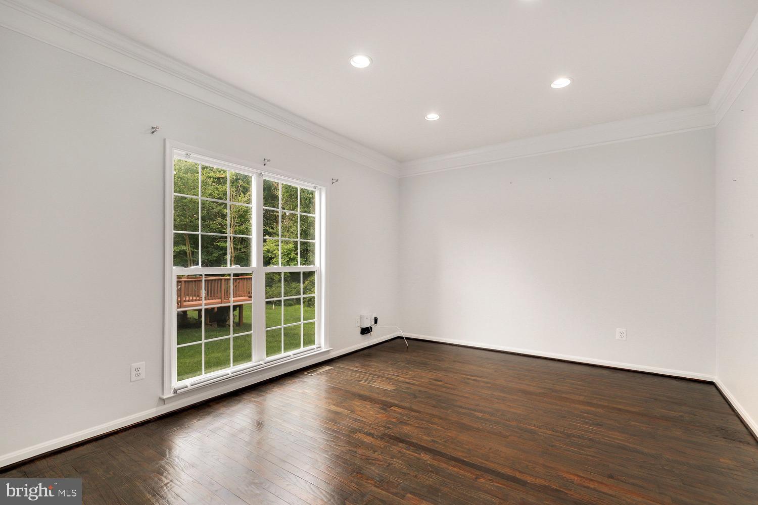 CROSSMAN CREEK - Residential