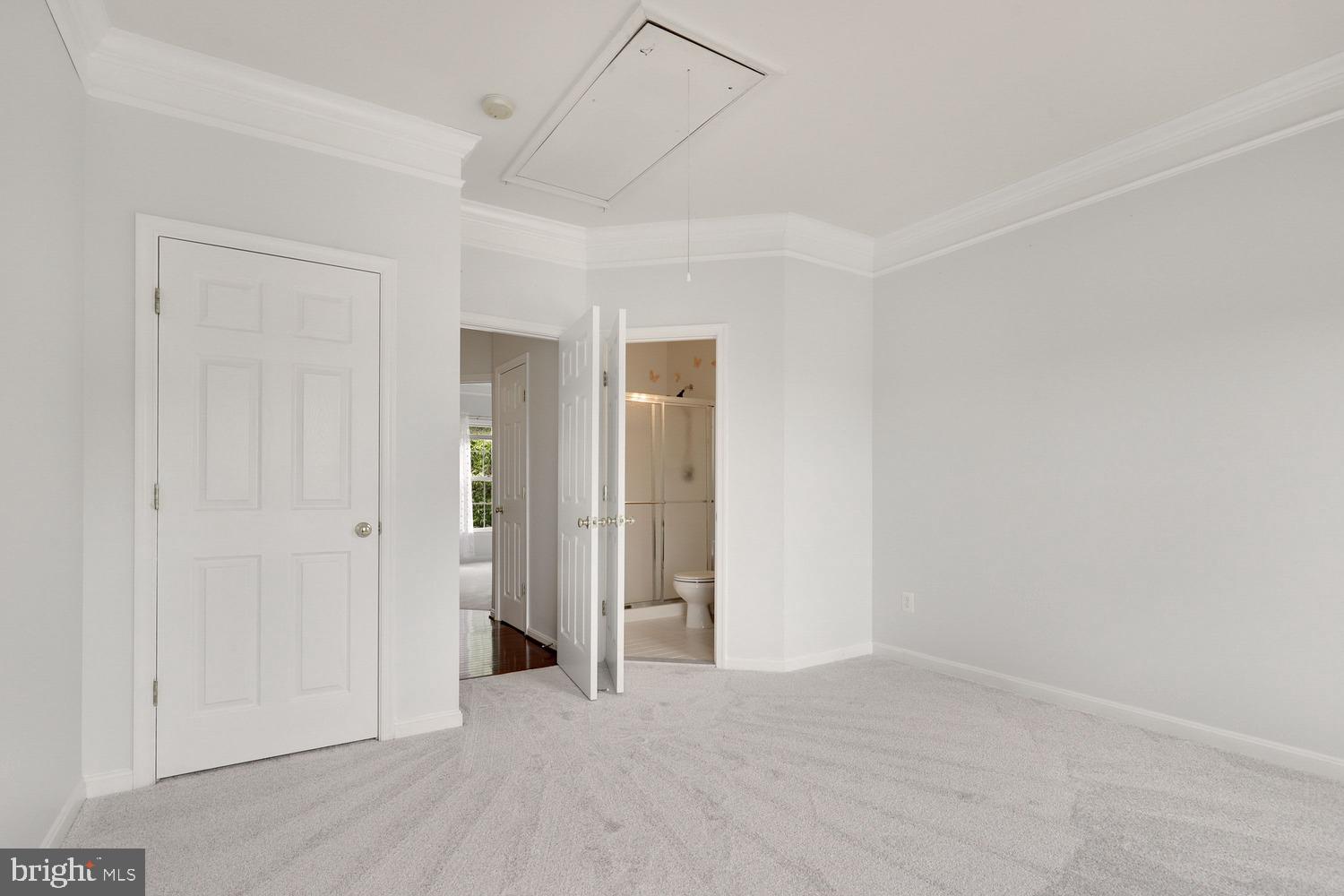 CROSSMAN CREEK - Residential