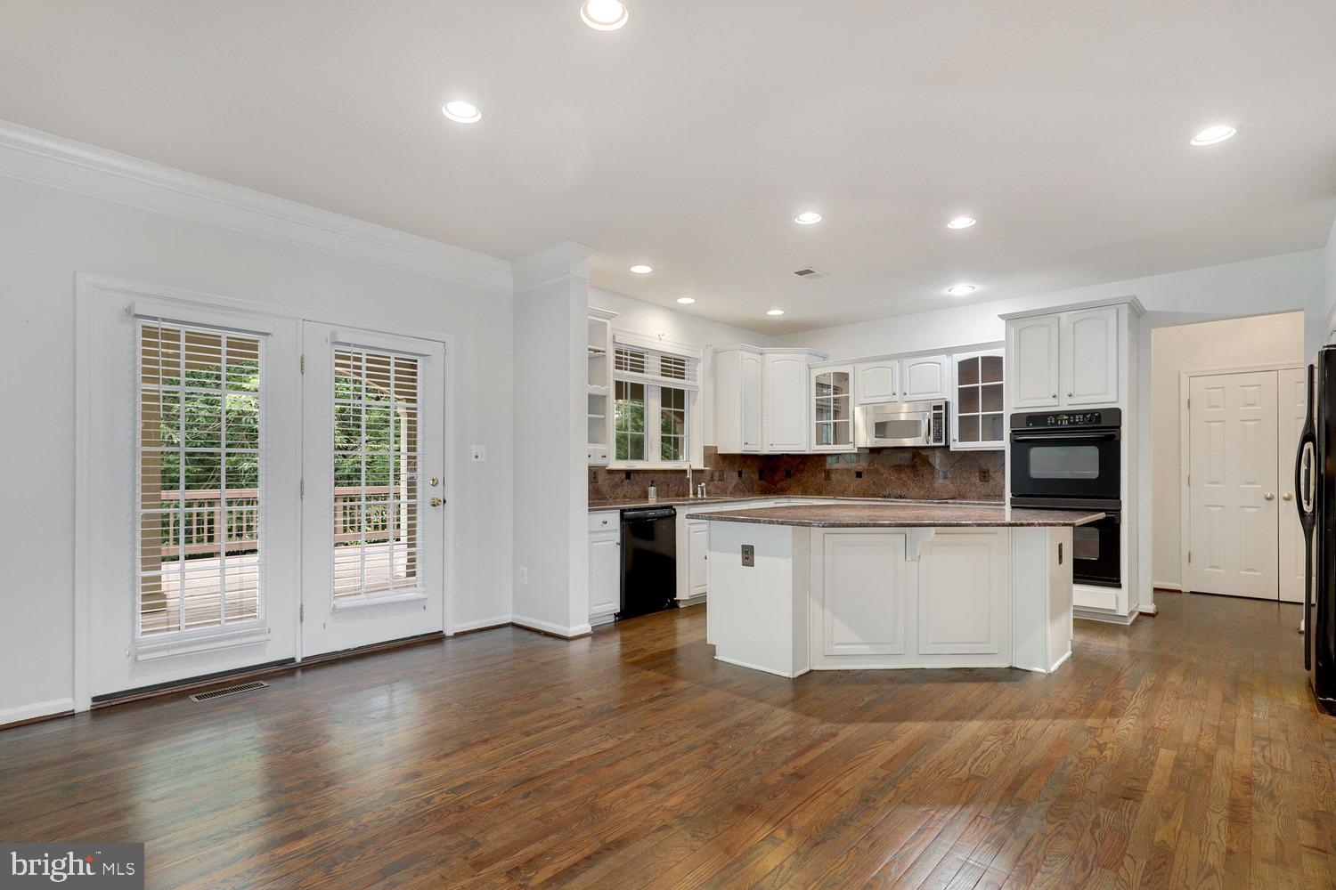 CROSSMAN CREEK - Residential