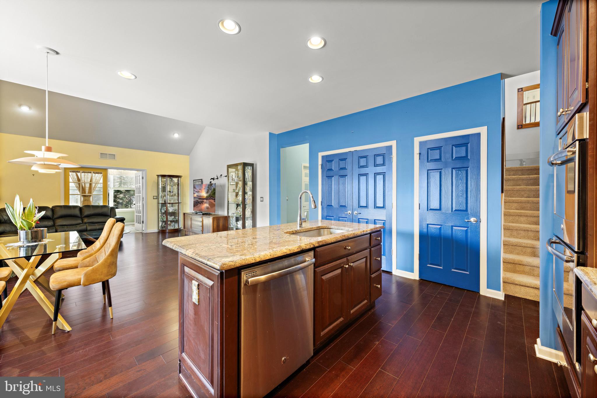 FOUR SEASONS AT HARBOR BAY - Residential