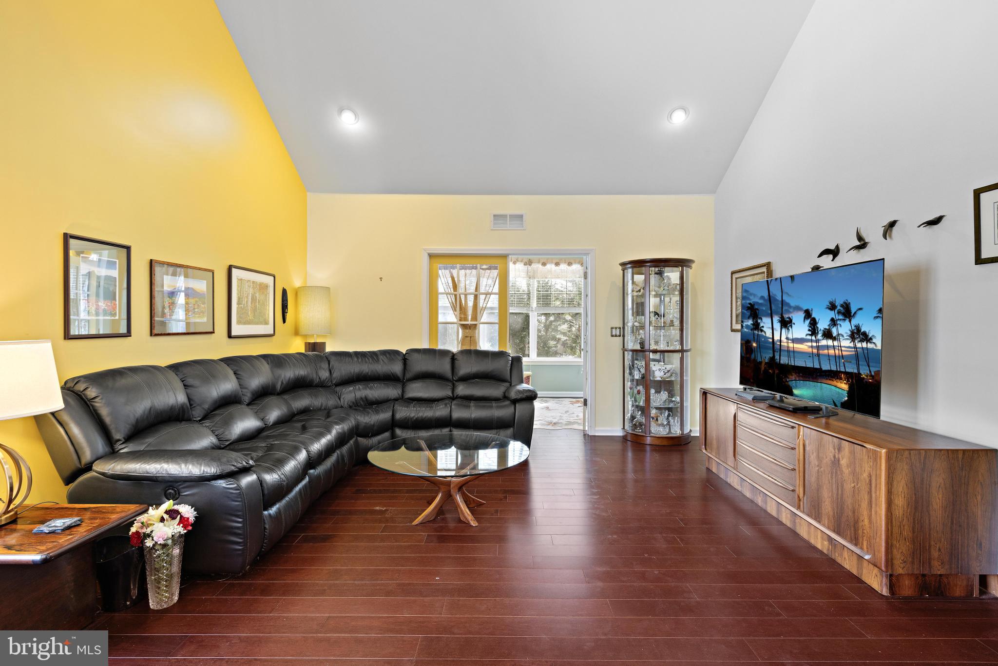 FOUR SEASONS AT HARBOR BAY - Residential