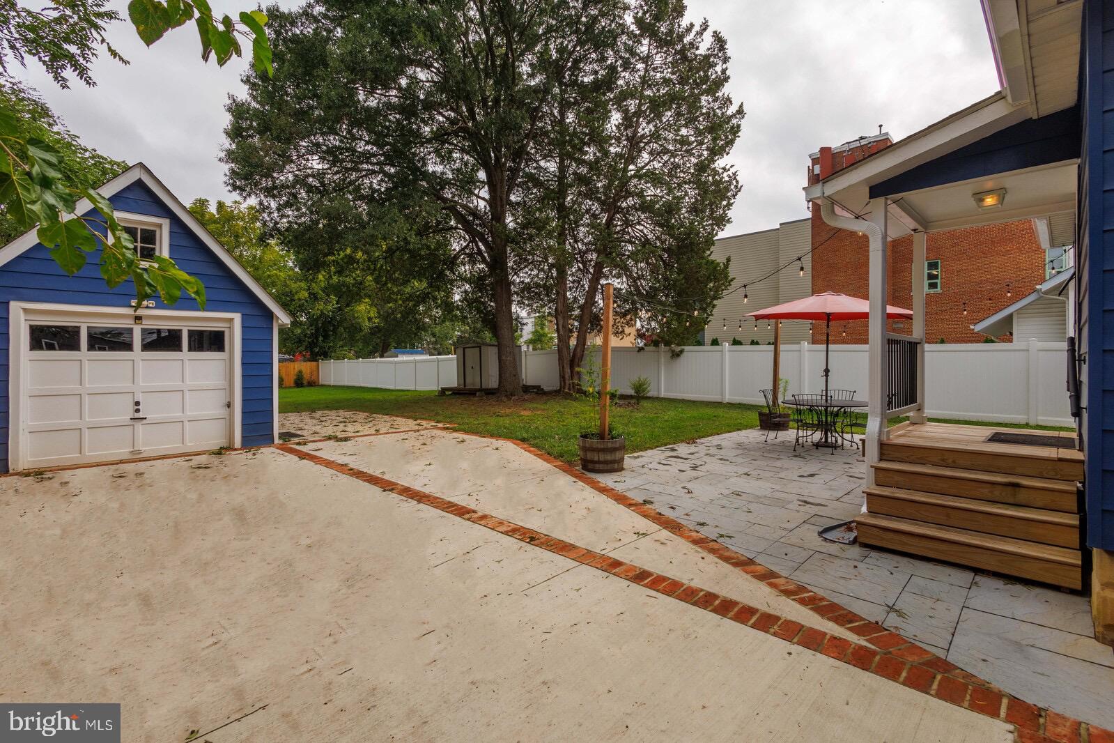 LAUREL - Residential