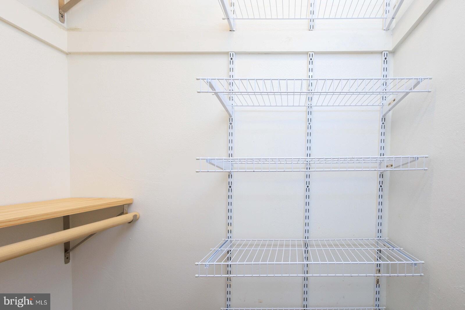 LAUREL - Residential