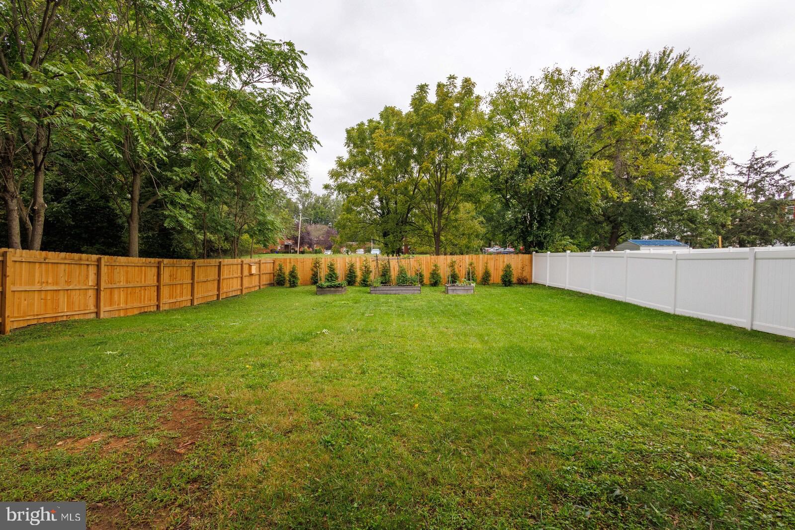 LAUREL - Residential