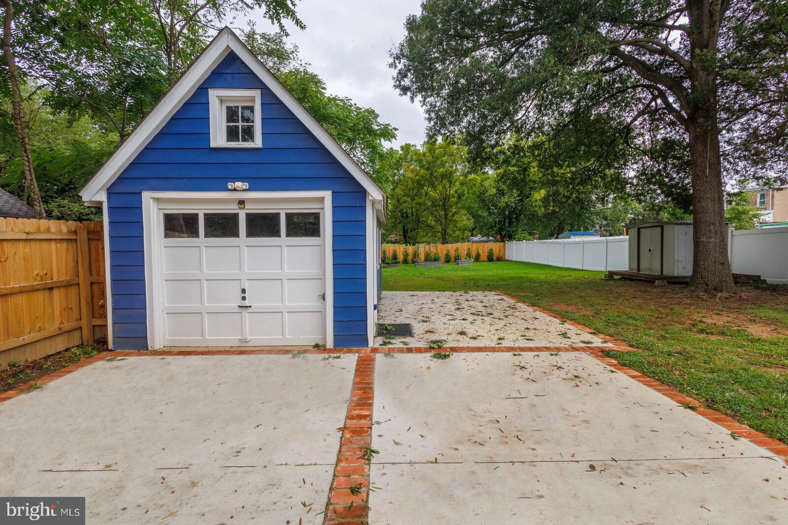 LAUREL - Residential