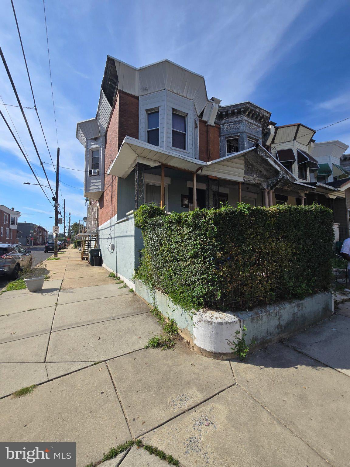 2400 W CUMBERLAND STREET