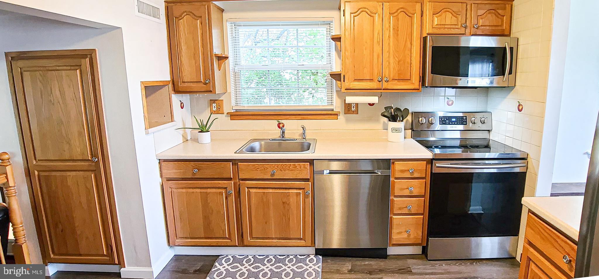 KINGS COURT - Residential