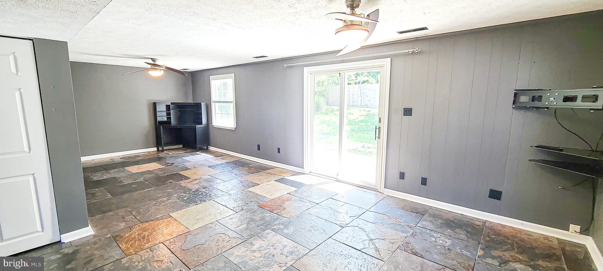 KINGS COURT - Residential