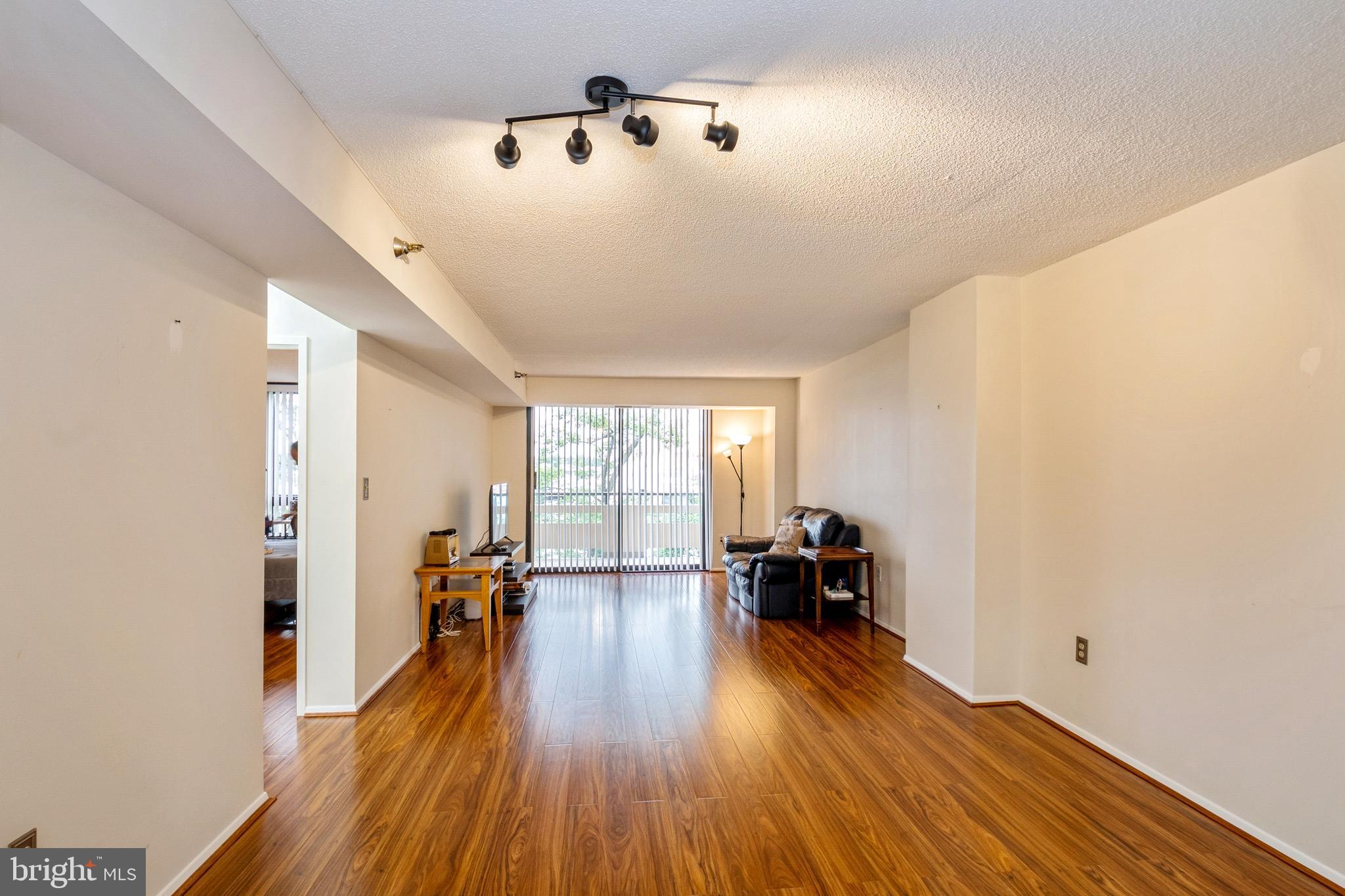 ENCORE OF MCLEAN - Residential