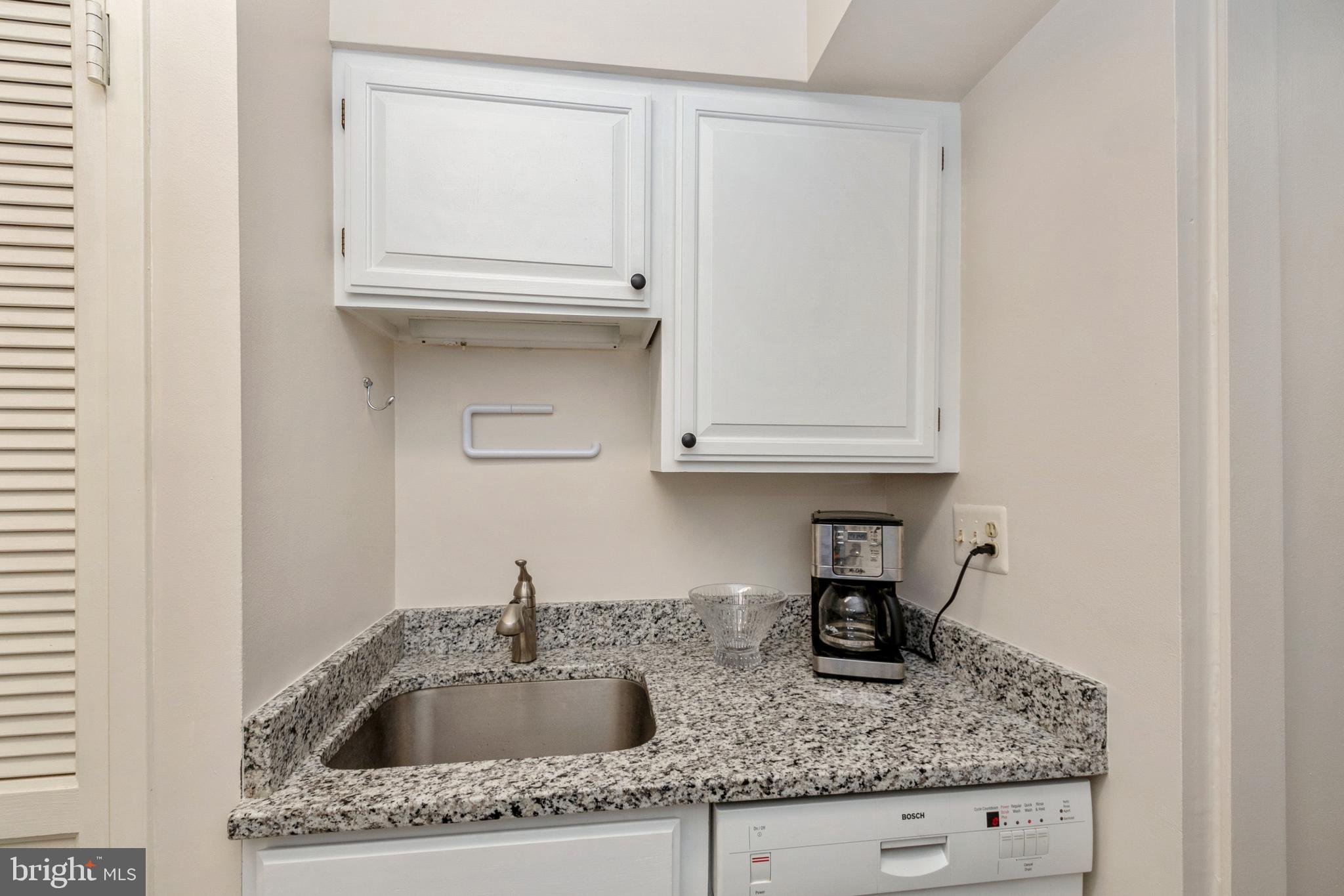 ENCORE OF MCLEAN - Residential