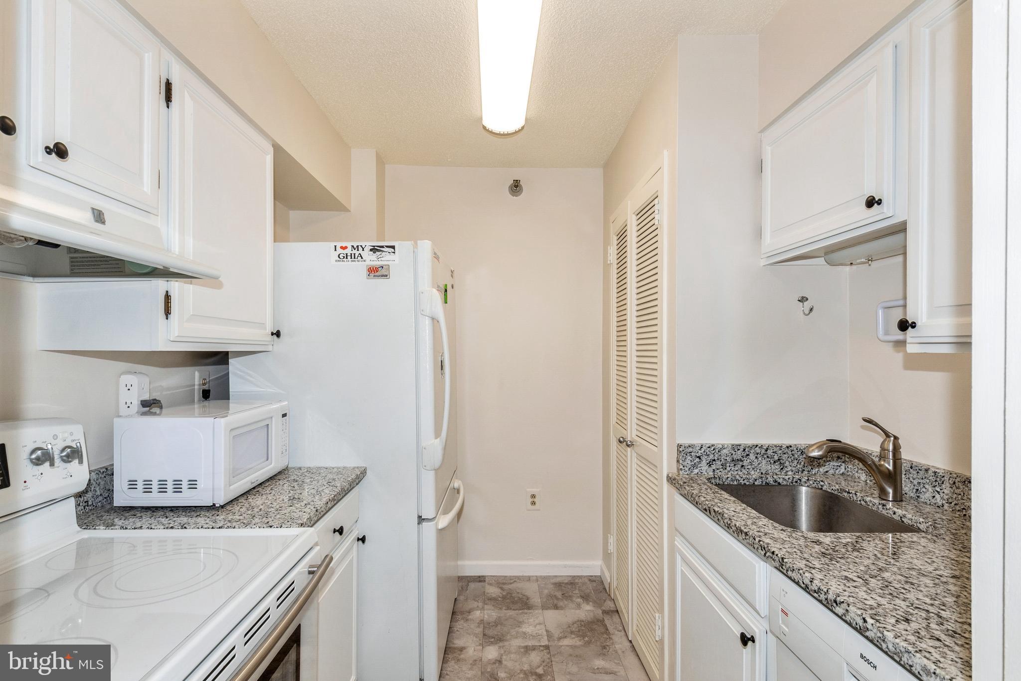 ENCORE OF MCLEAN - Residential