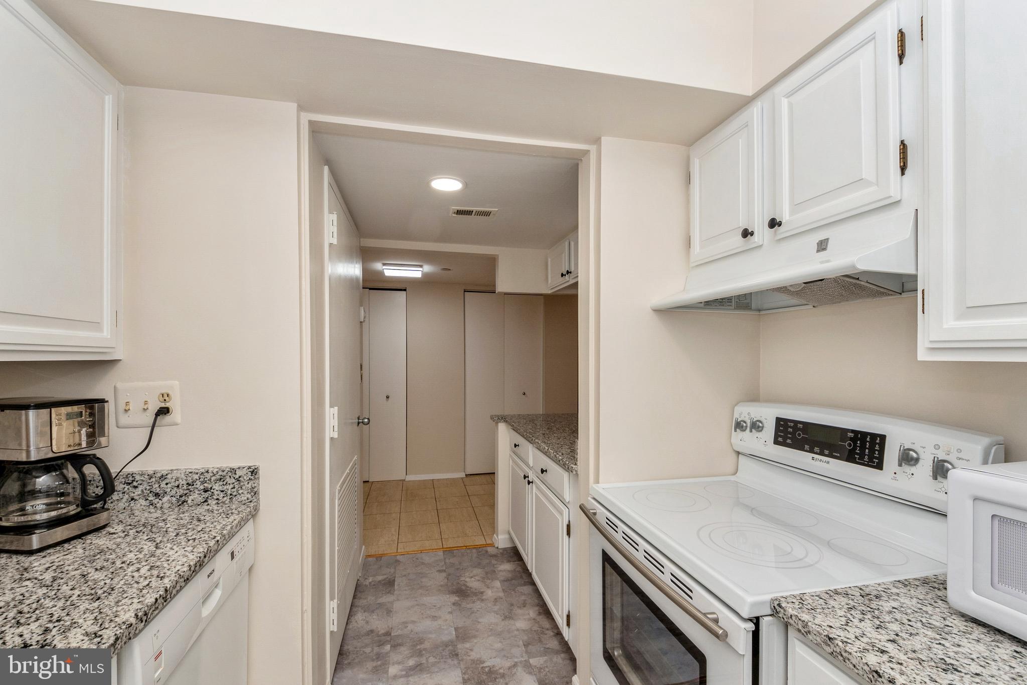 ENCORE OF MCLEAN - Residential