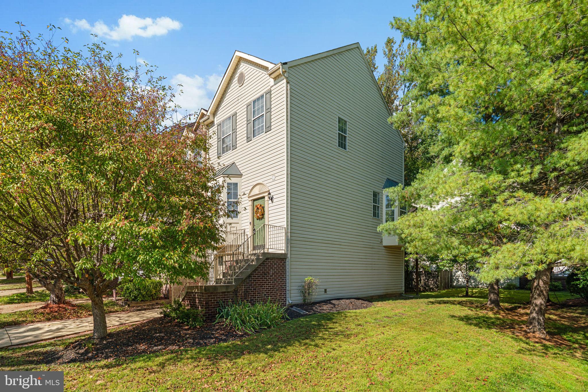 2801 CLOVERCREST WAY