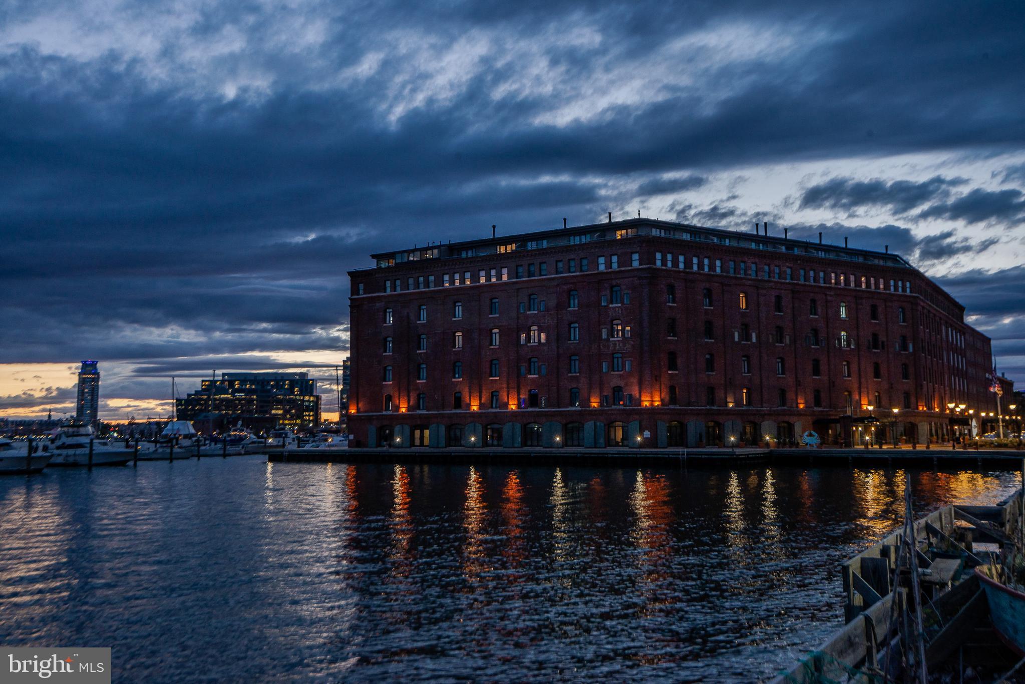 HENDERSON'S WHARF - Residential