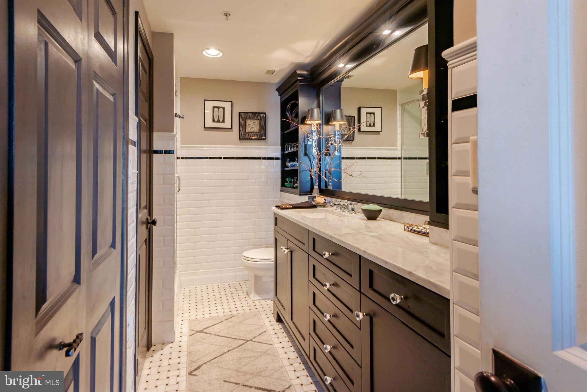 HENDERSON'S WHARF - Residential