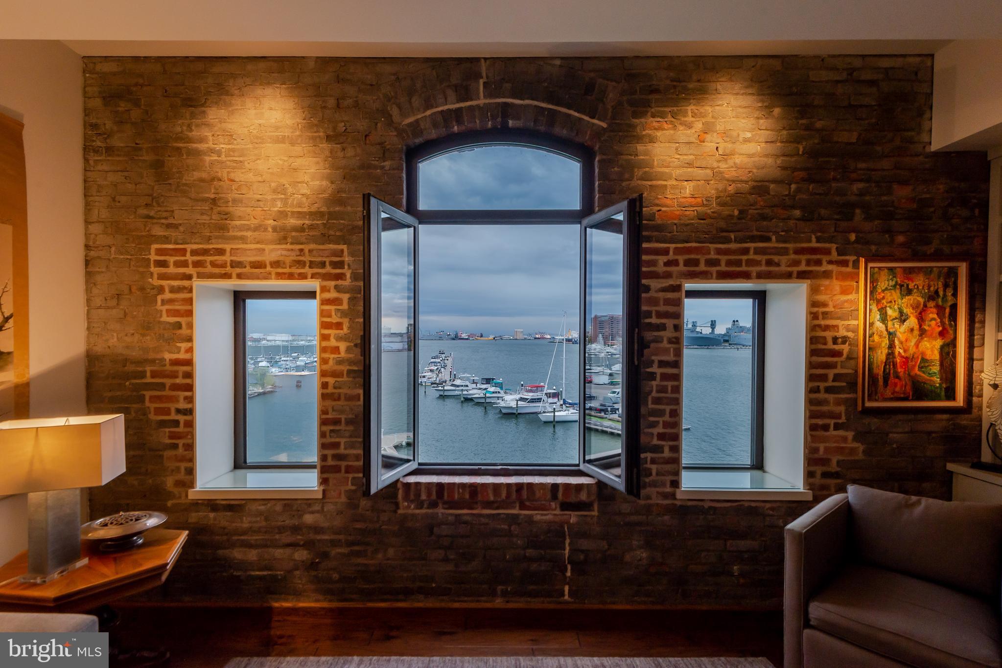 HENDERSON'S WHARF - Residential