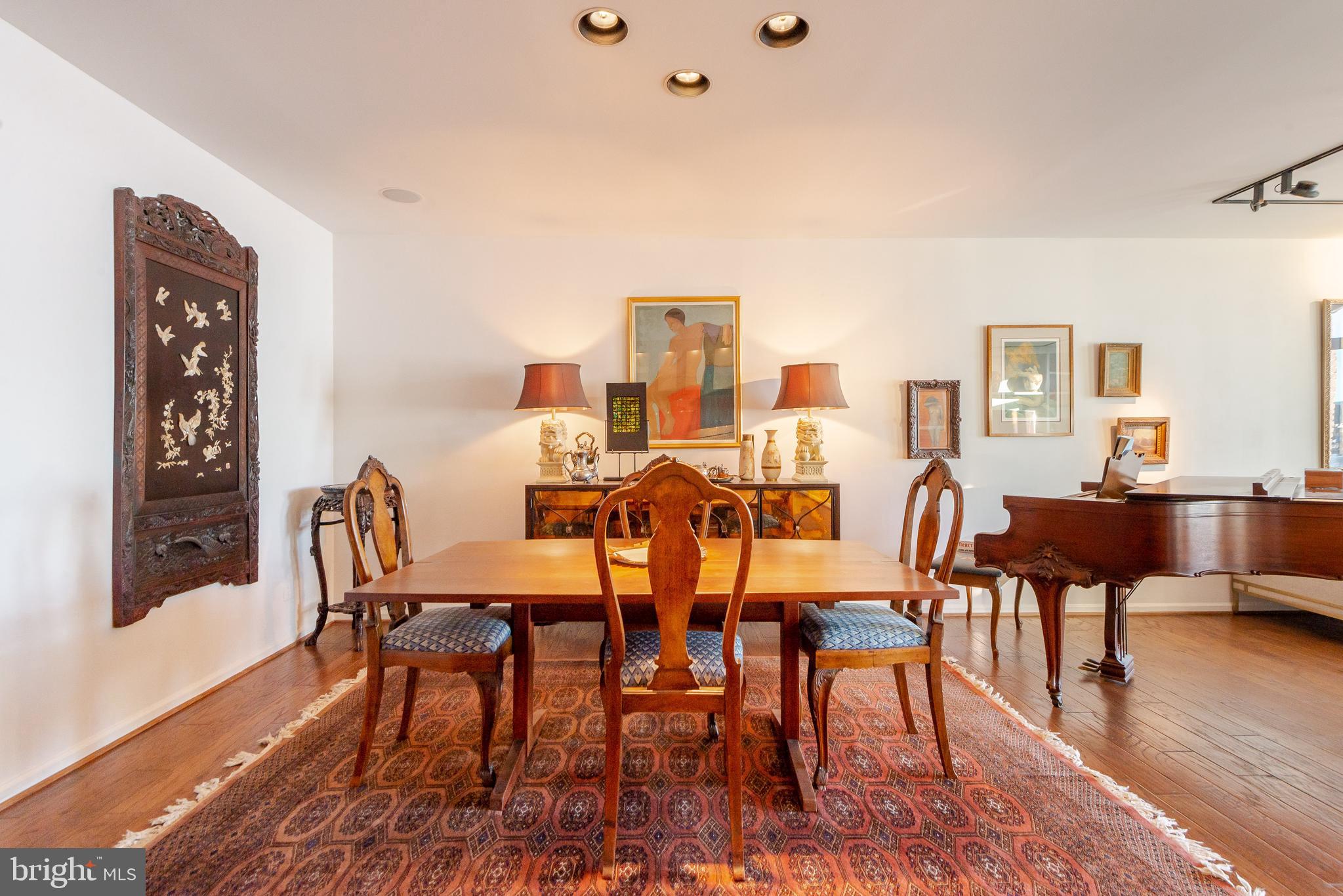 HENDERSON'S WHARF - Residential