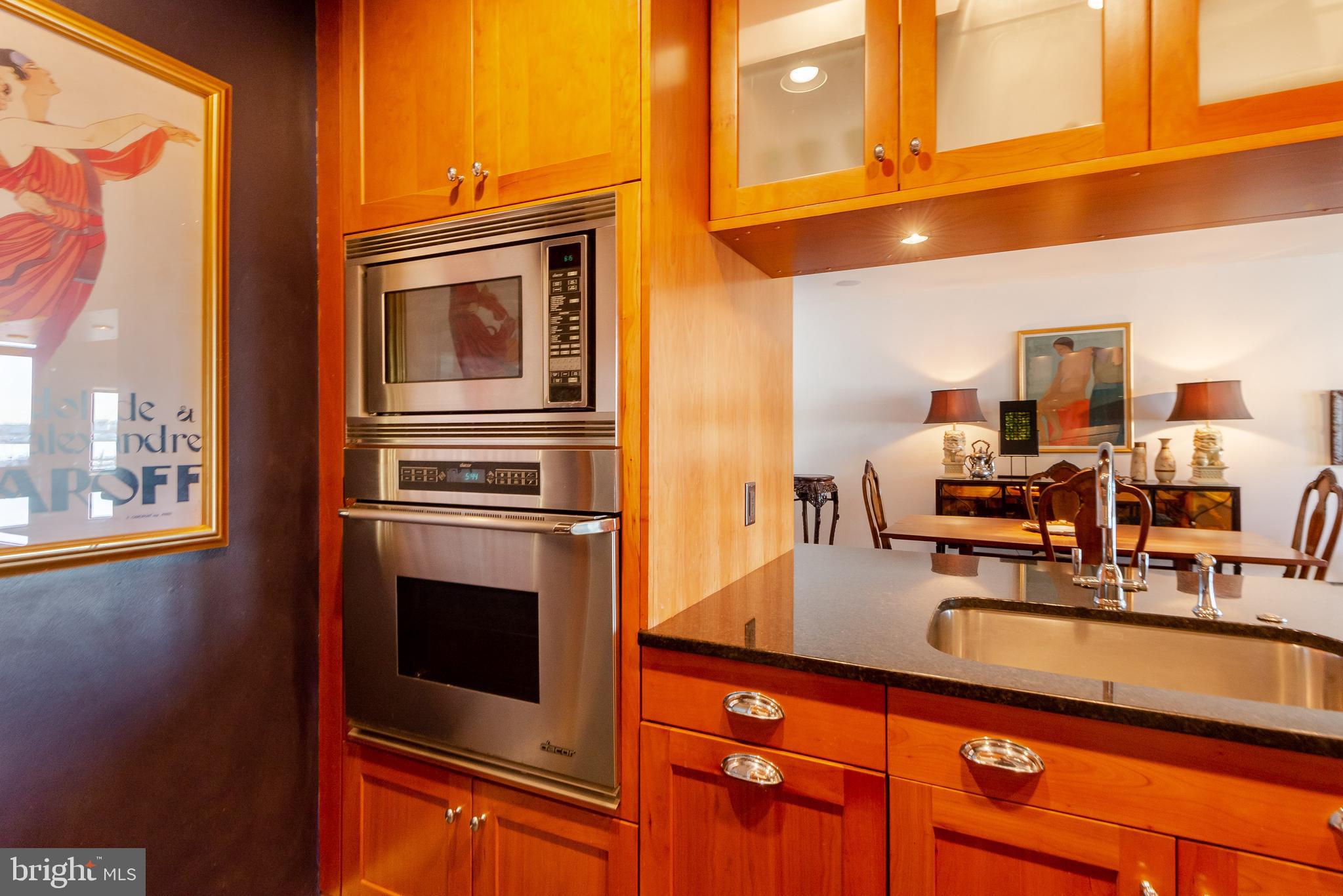 HENDERSON'S WHARF - Residential