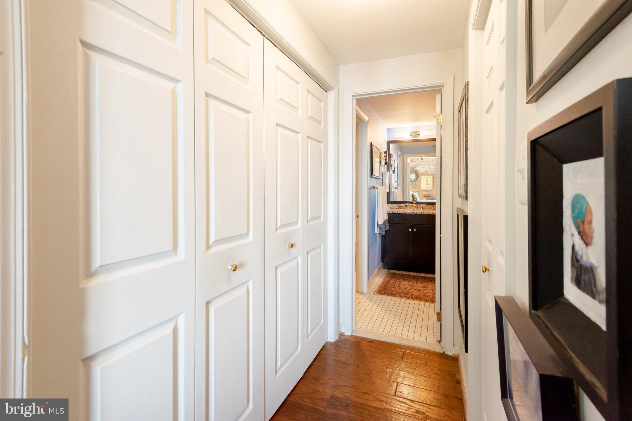 HENDERSON'S WHARF - Residential