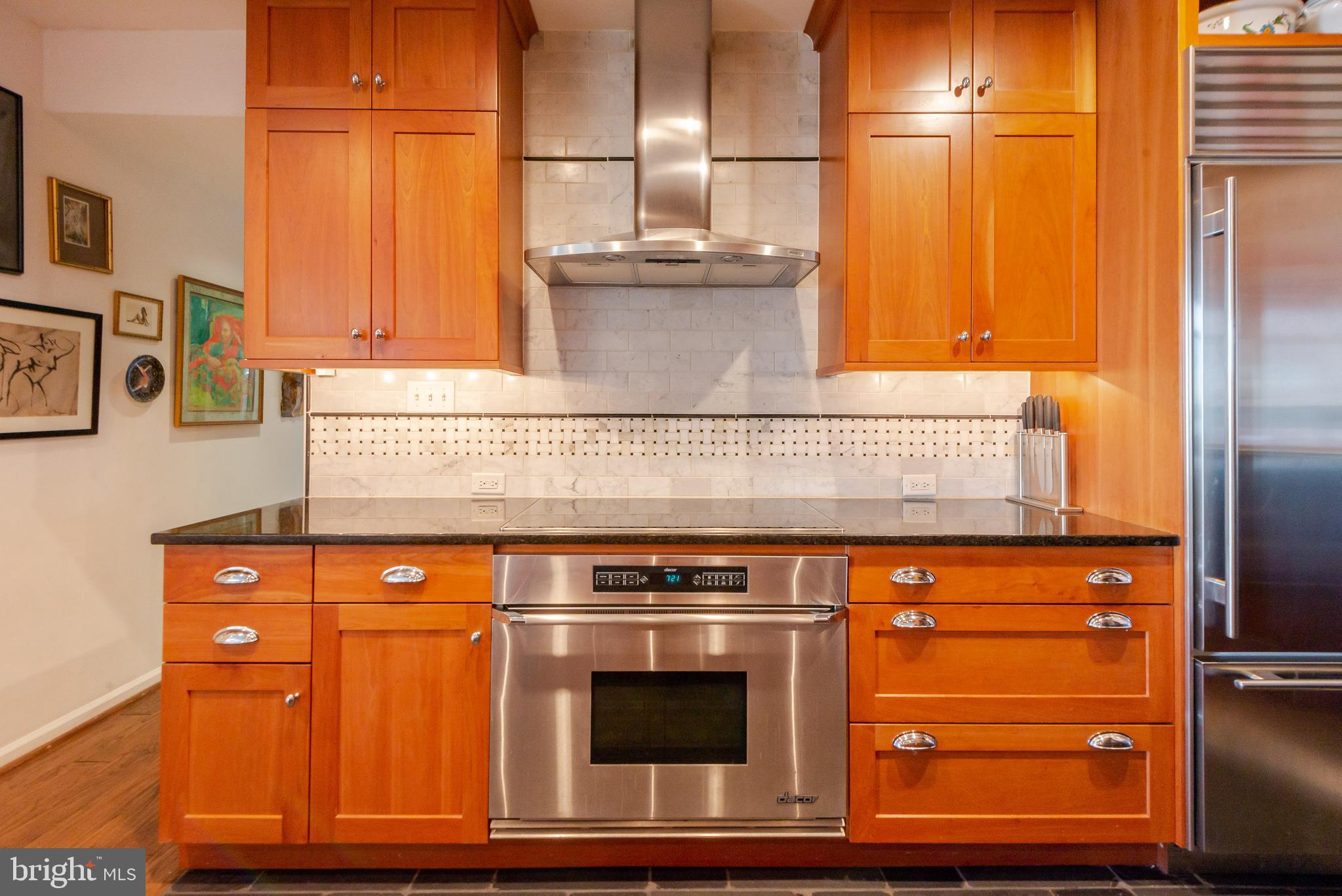 HENDERSON'S WHARF - Residential