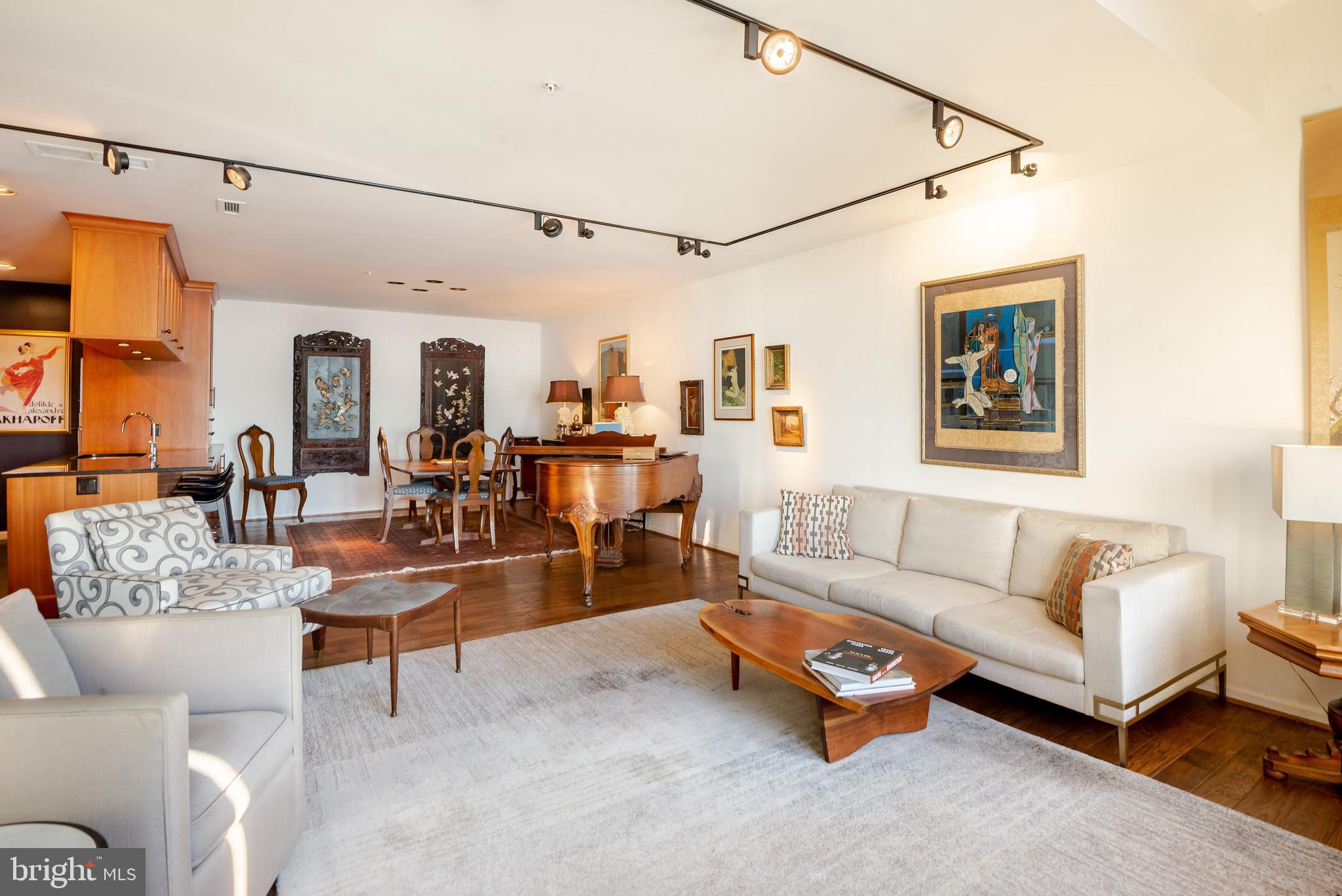 HENDERSON'S WHARF - Residential