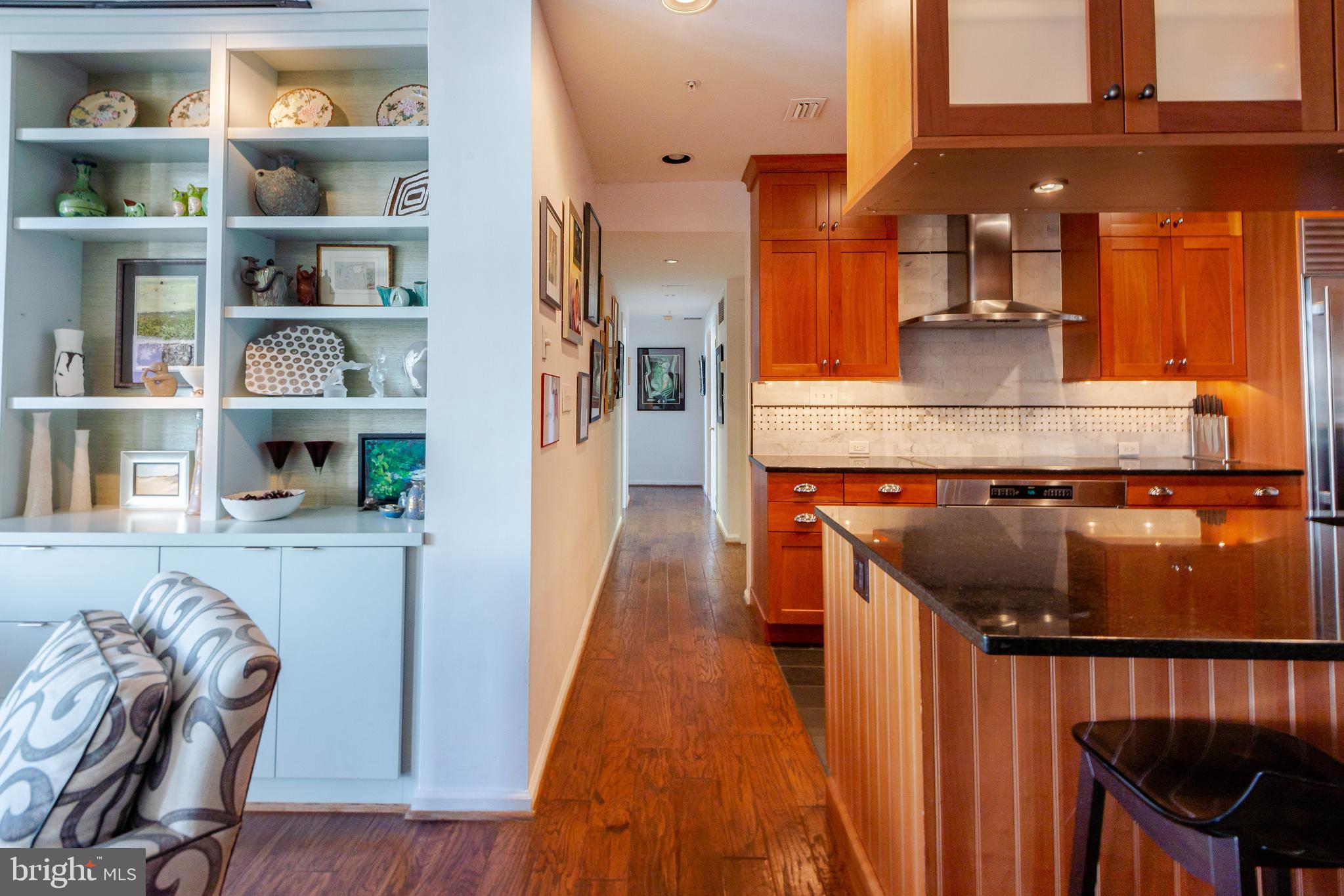 HENDERSON'S WHARF - Residential