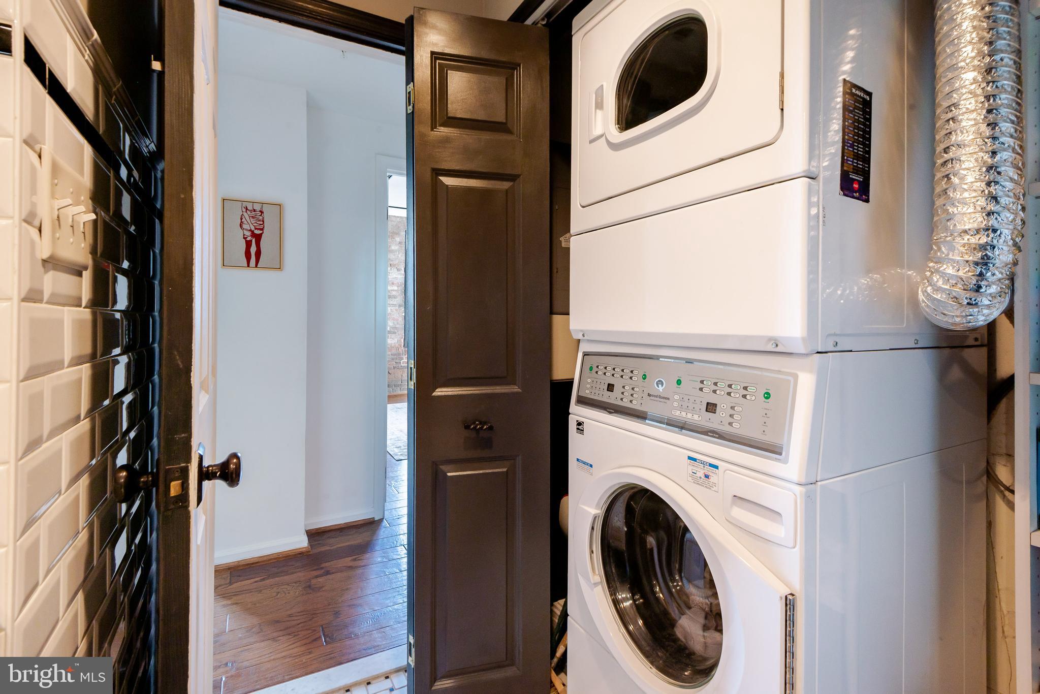 HENDERSON'S WHARF - Residential