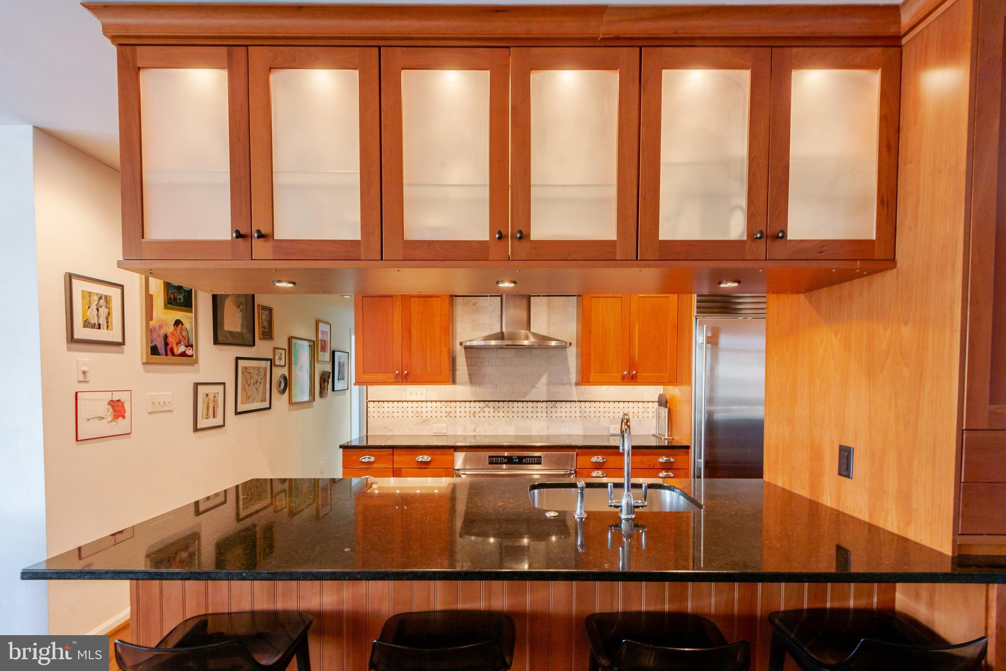 HENDERSON'S WHARF - Residential