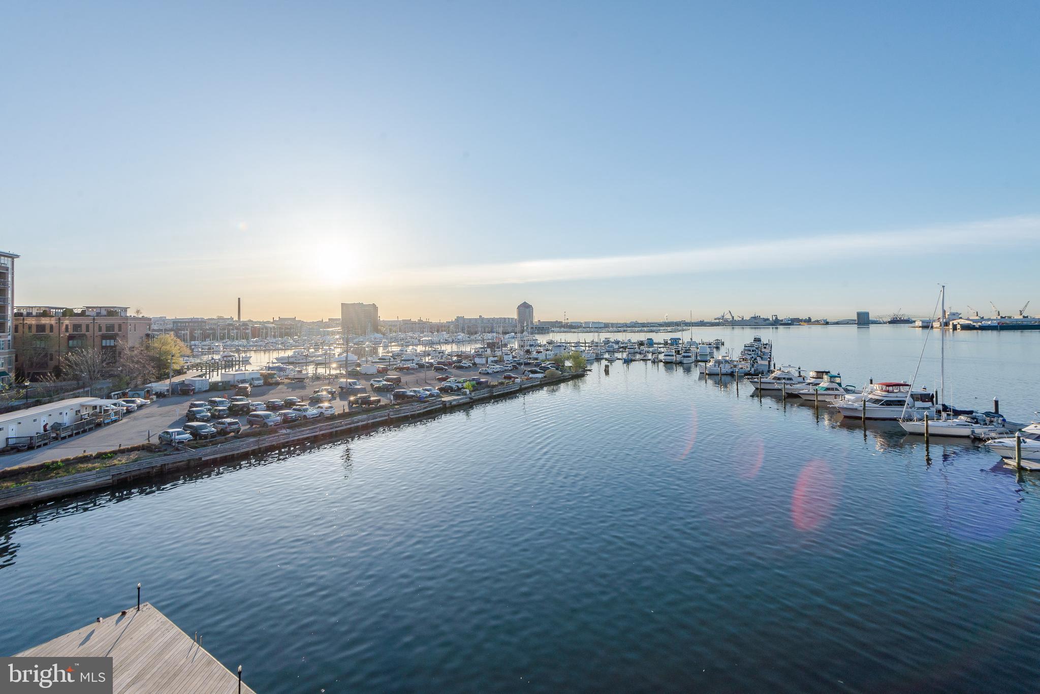 HENDERSON'S WHARF - Residential