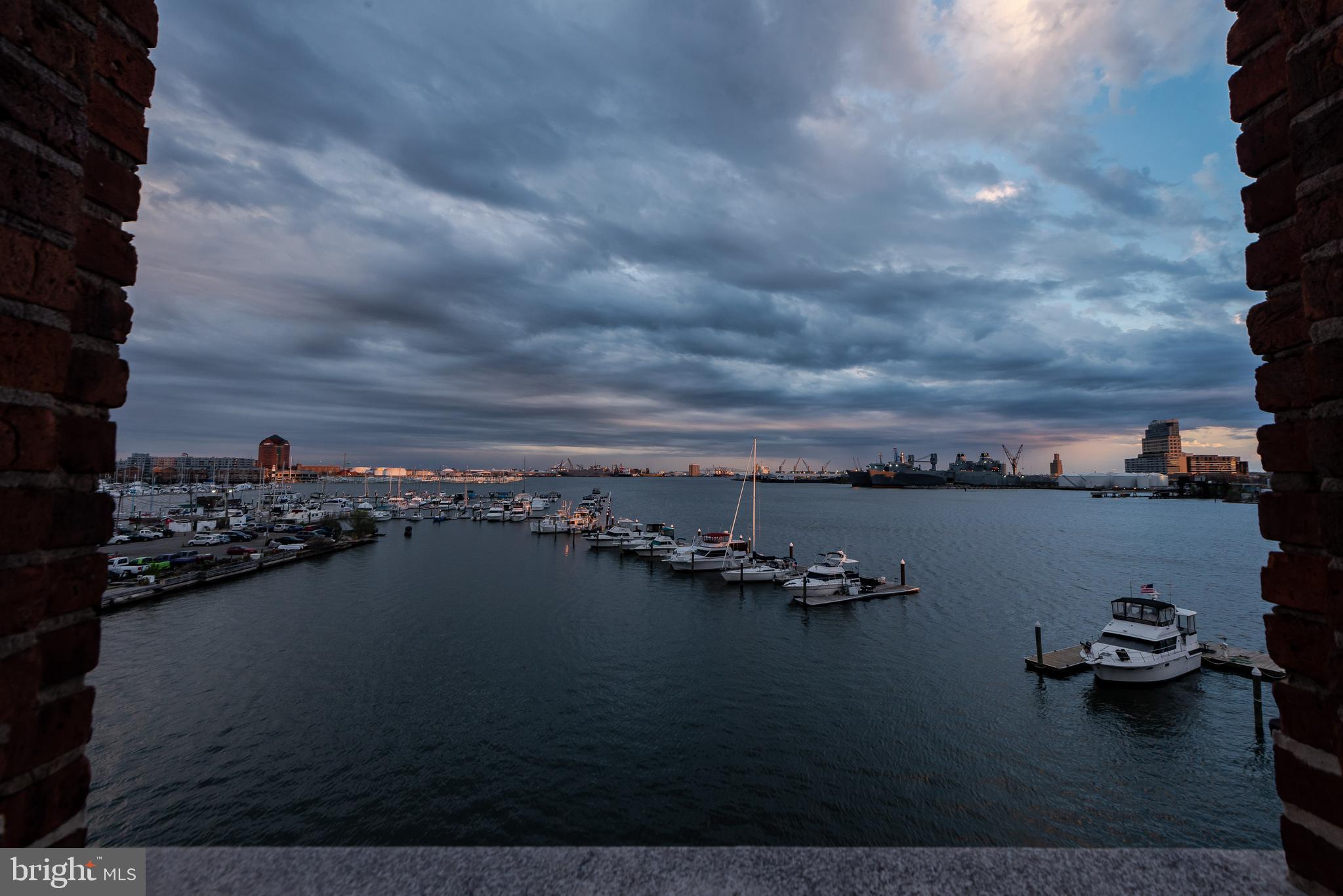 HENDERSON'S WHARF - Residential