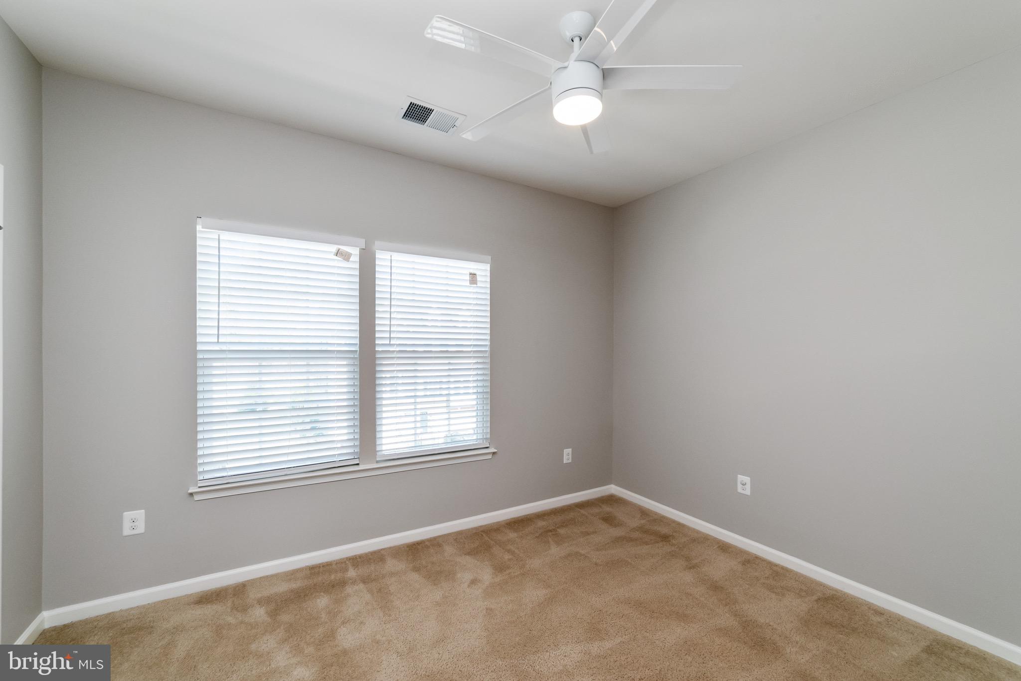 FEATHERSTONE STATION - Residential