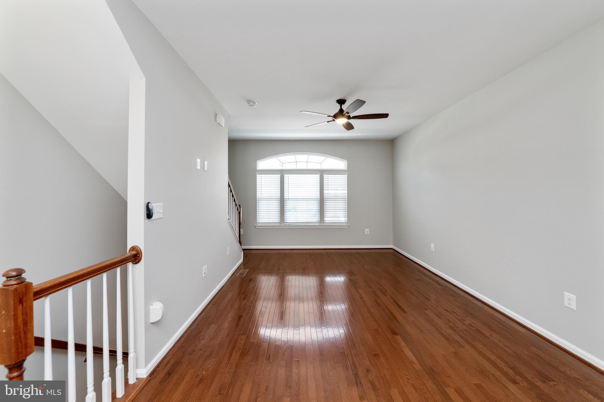 FEATHERSTONE STATION - Residential