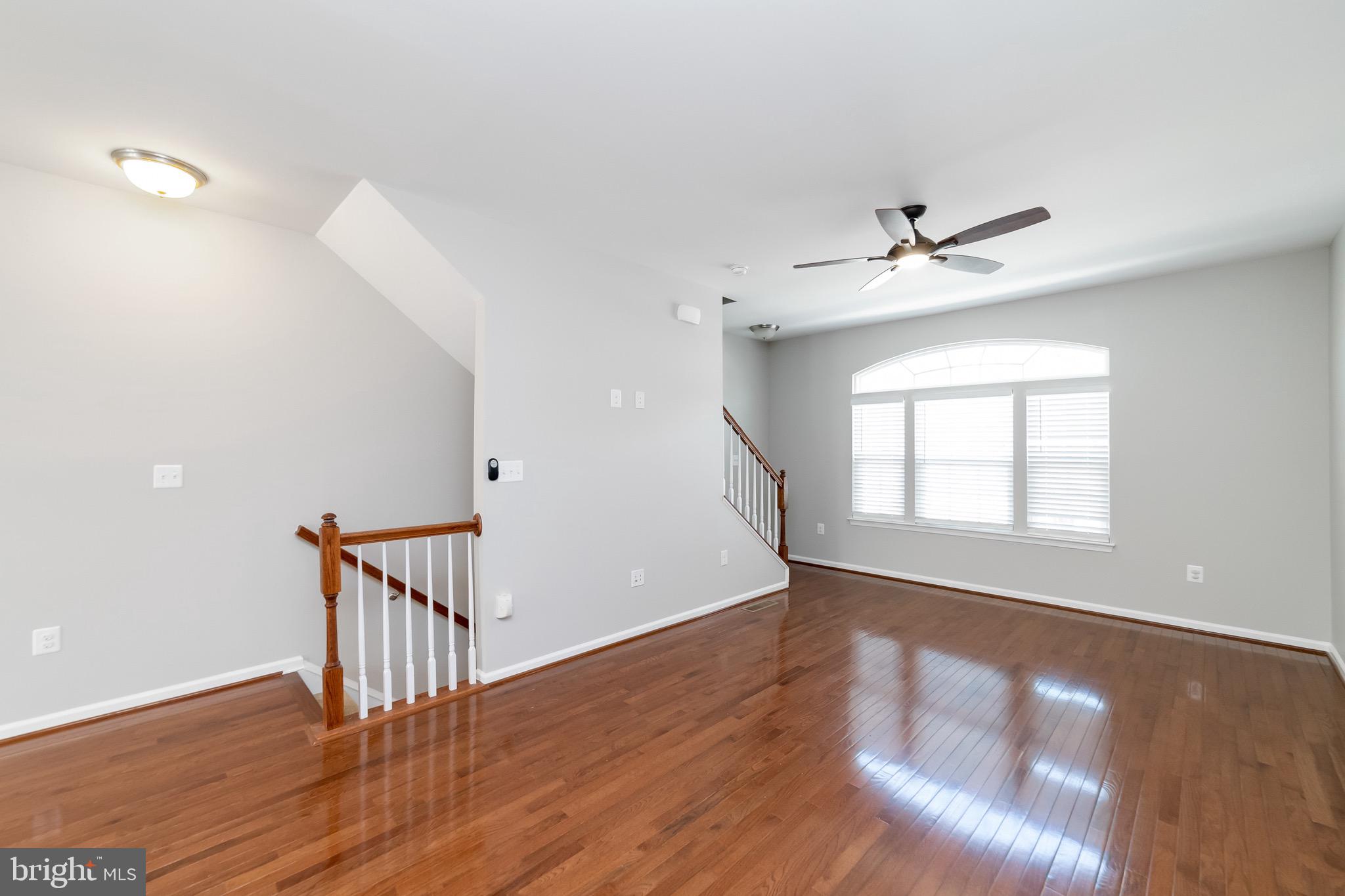 FEATHERSTONE STATION - Residential