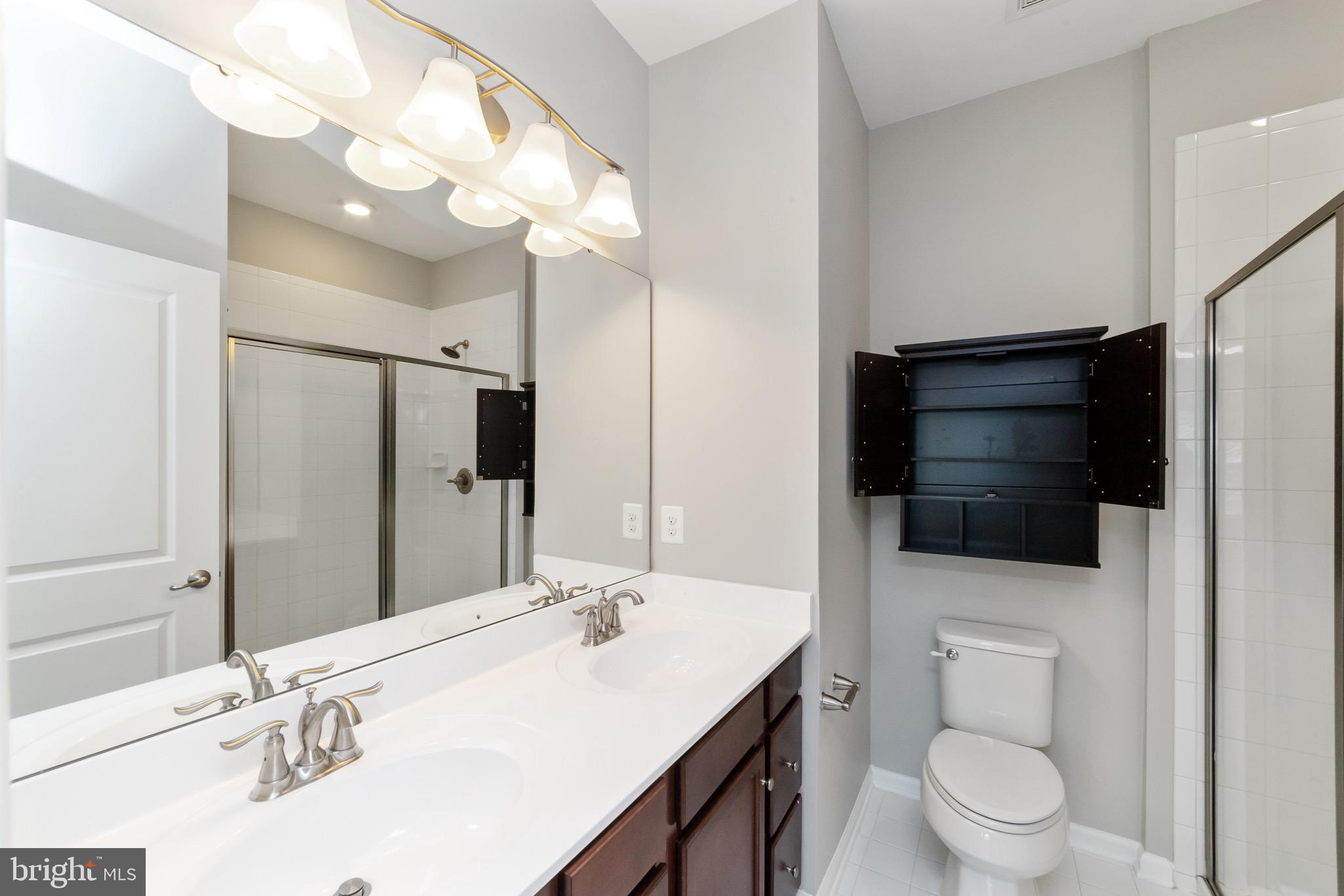 FEATHERSTONE STATION - Residential