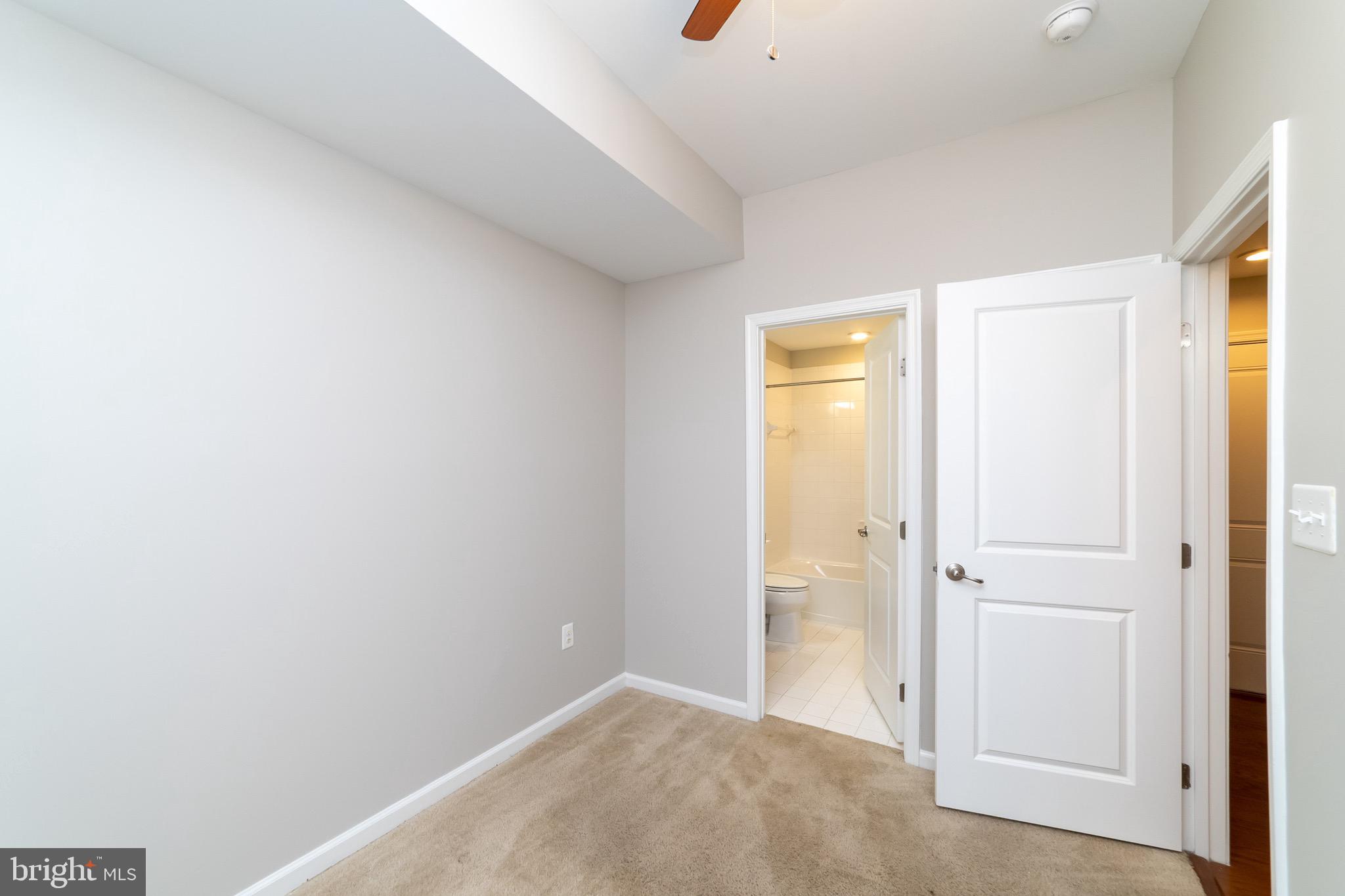 FEATHERSTONE STATION - Residential