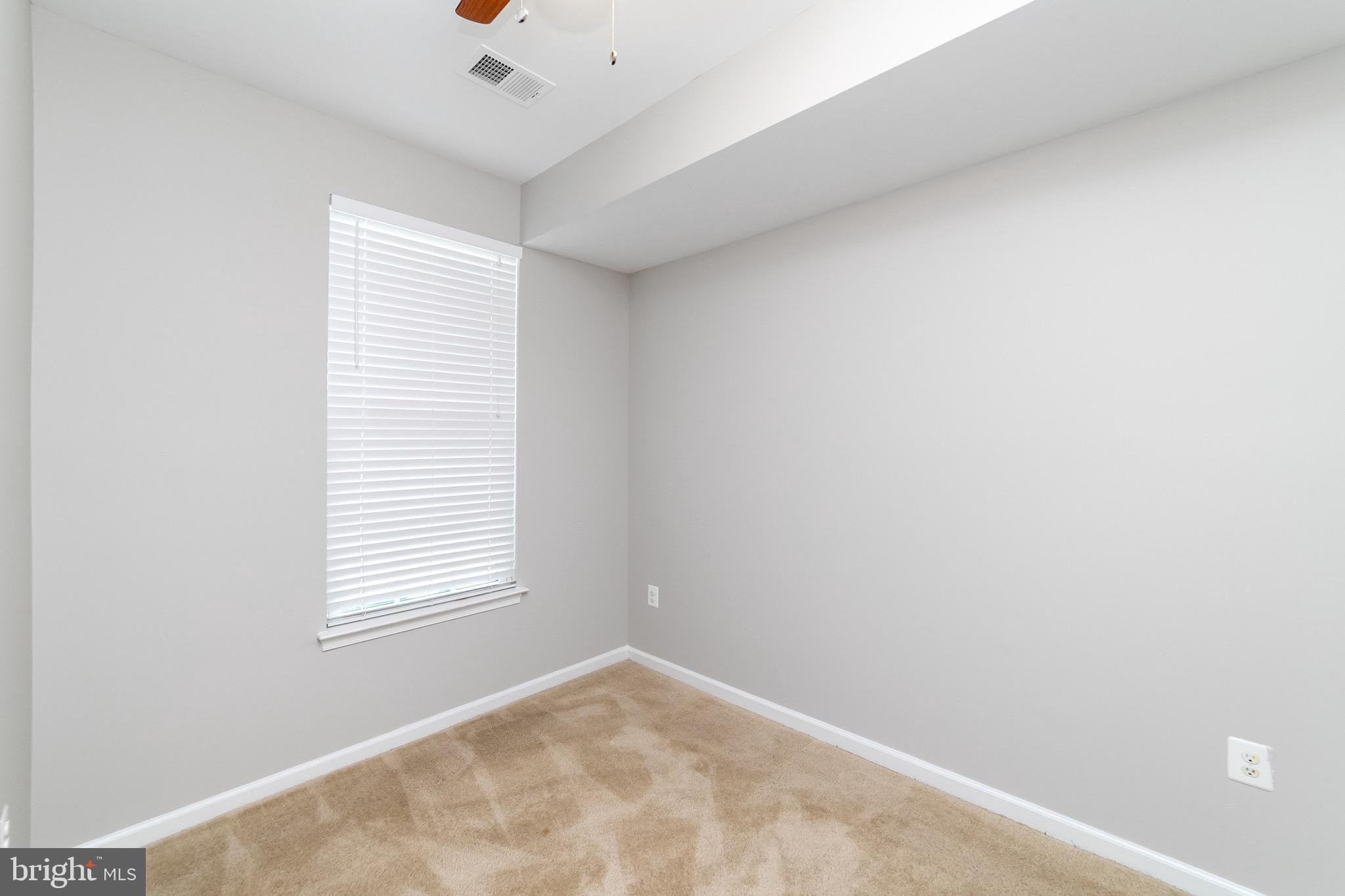 FEATHERSTONE STATION - Residential