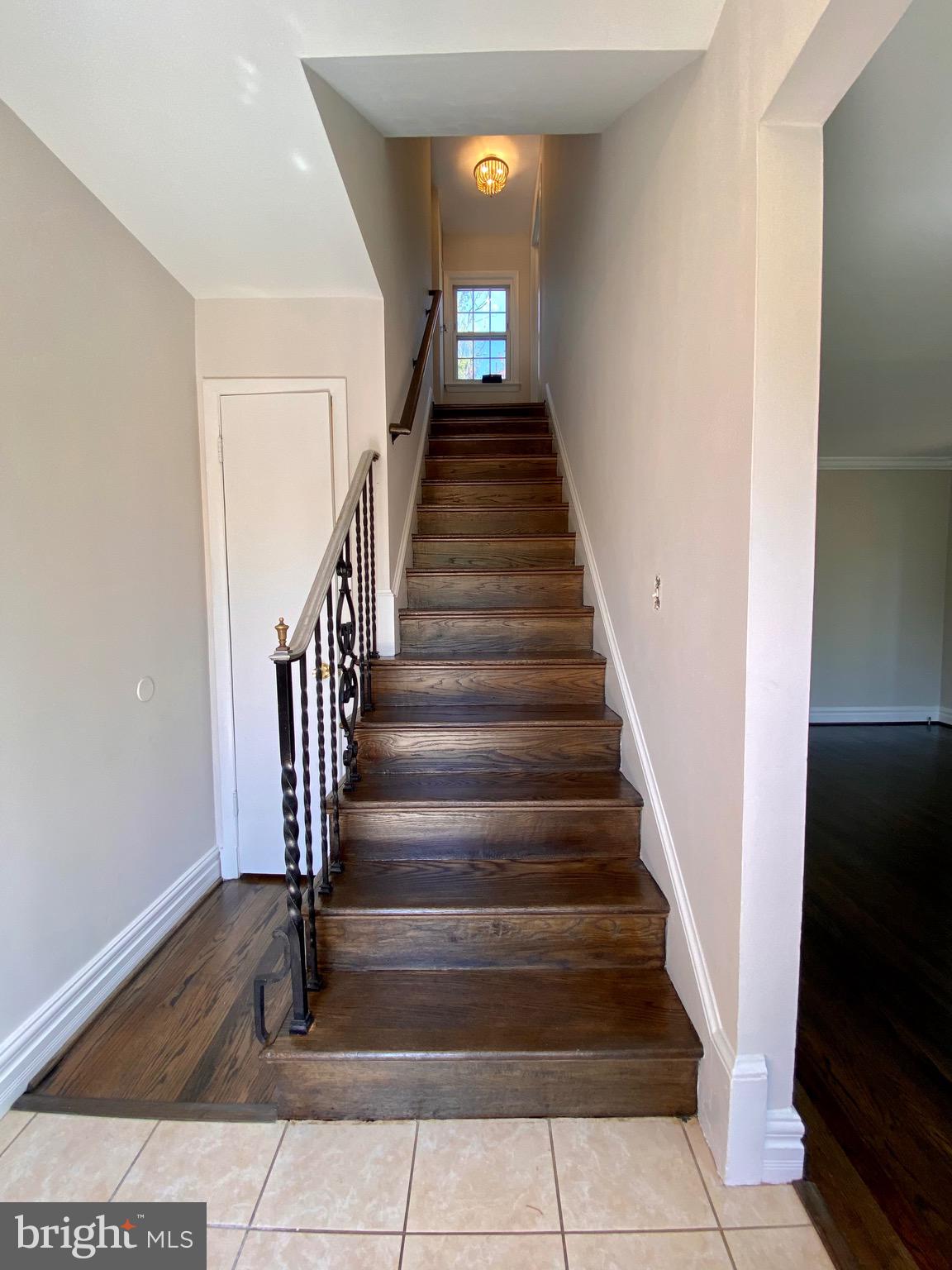 WILLIAMSBURG VILLAGE - Residential