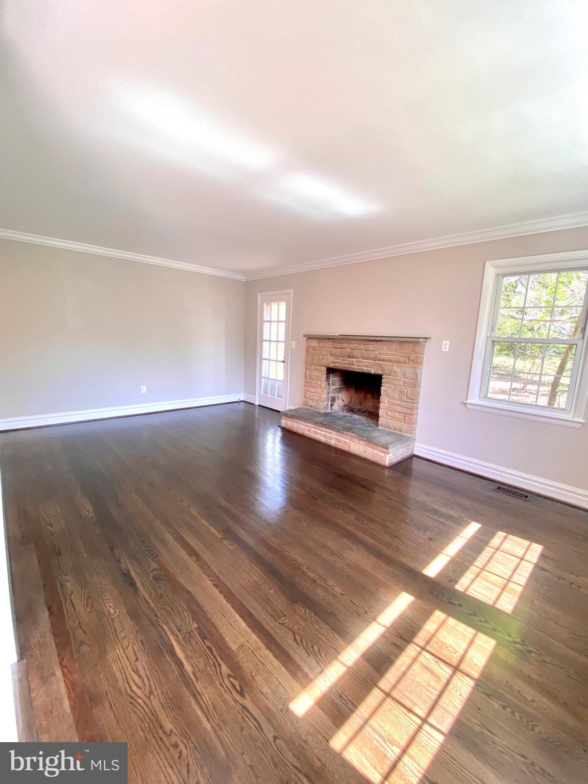 WILLIAMSBURG VILLAGE - Residential