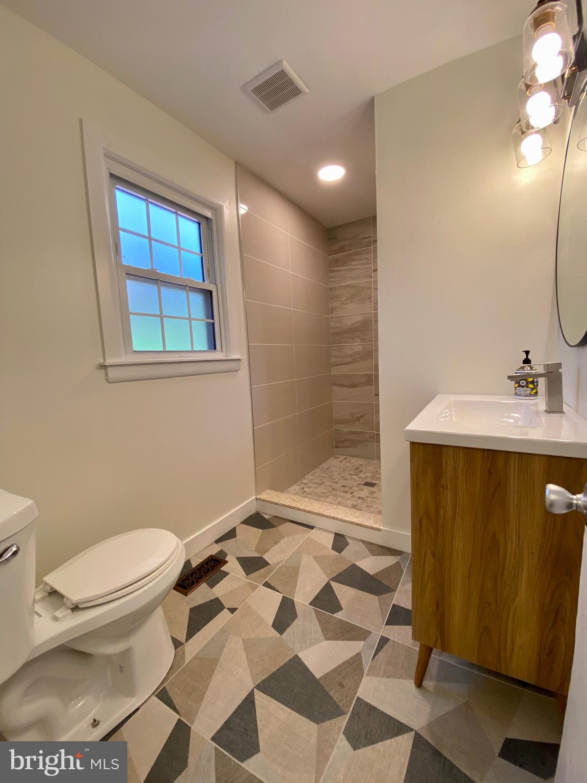 WILLIAMSBURG VILLAGE - Residential