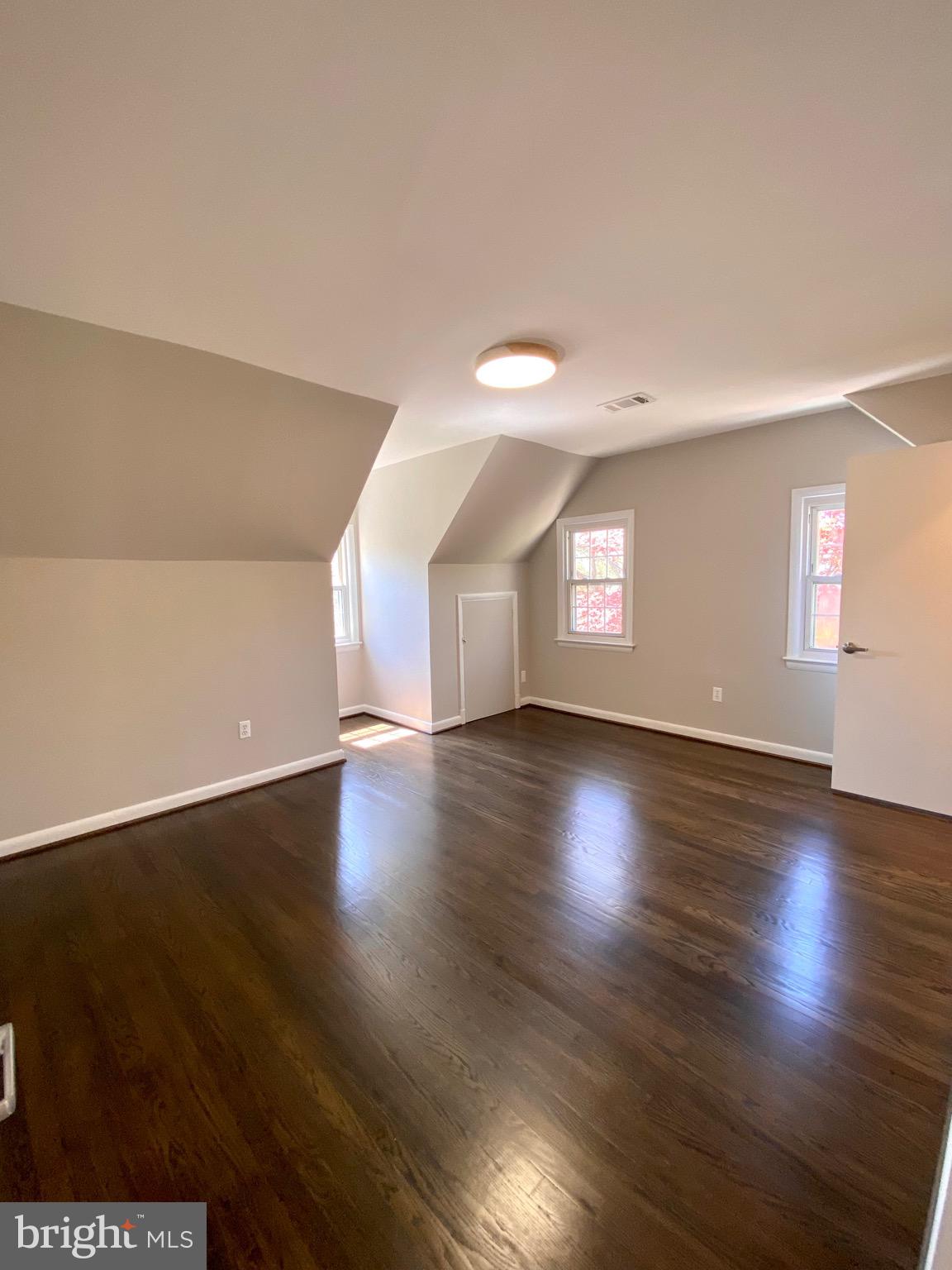 WILLIAMSBURG VILLAGE - Residential