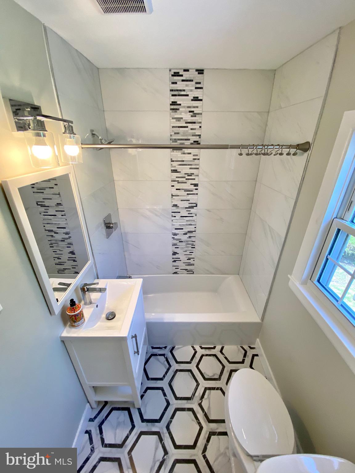 WILLIAMSBURG VILLAGE - Residential