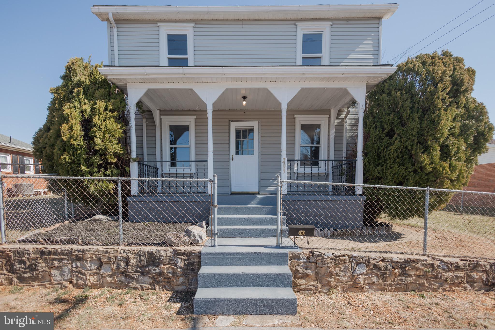 203 S GEORGE STREET