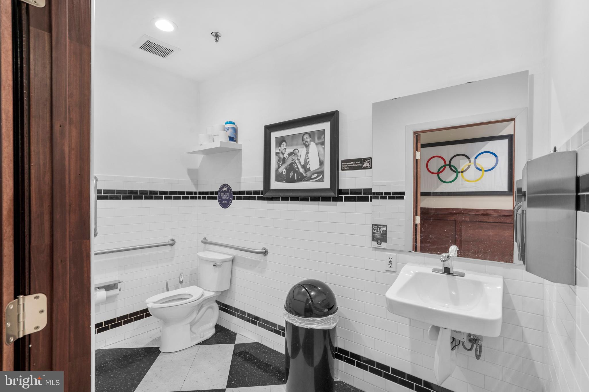 OLD CITY - Commercial Lease