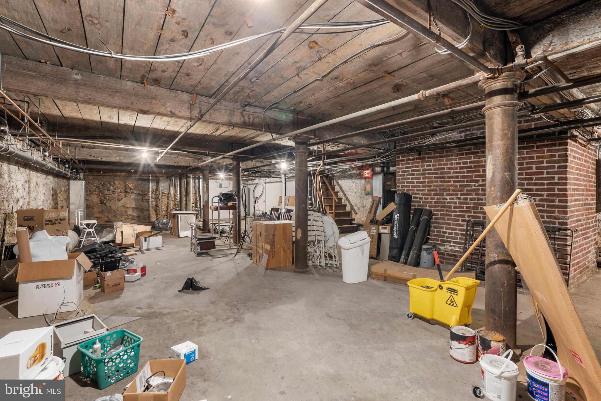 OLD CITY - Commercial Lease