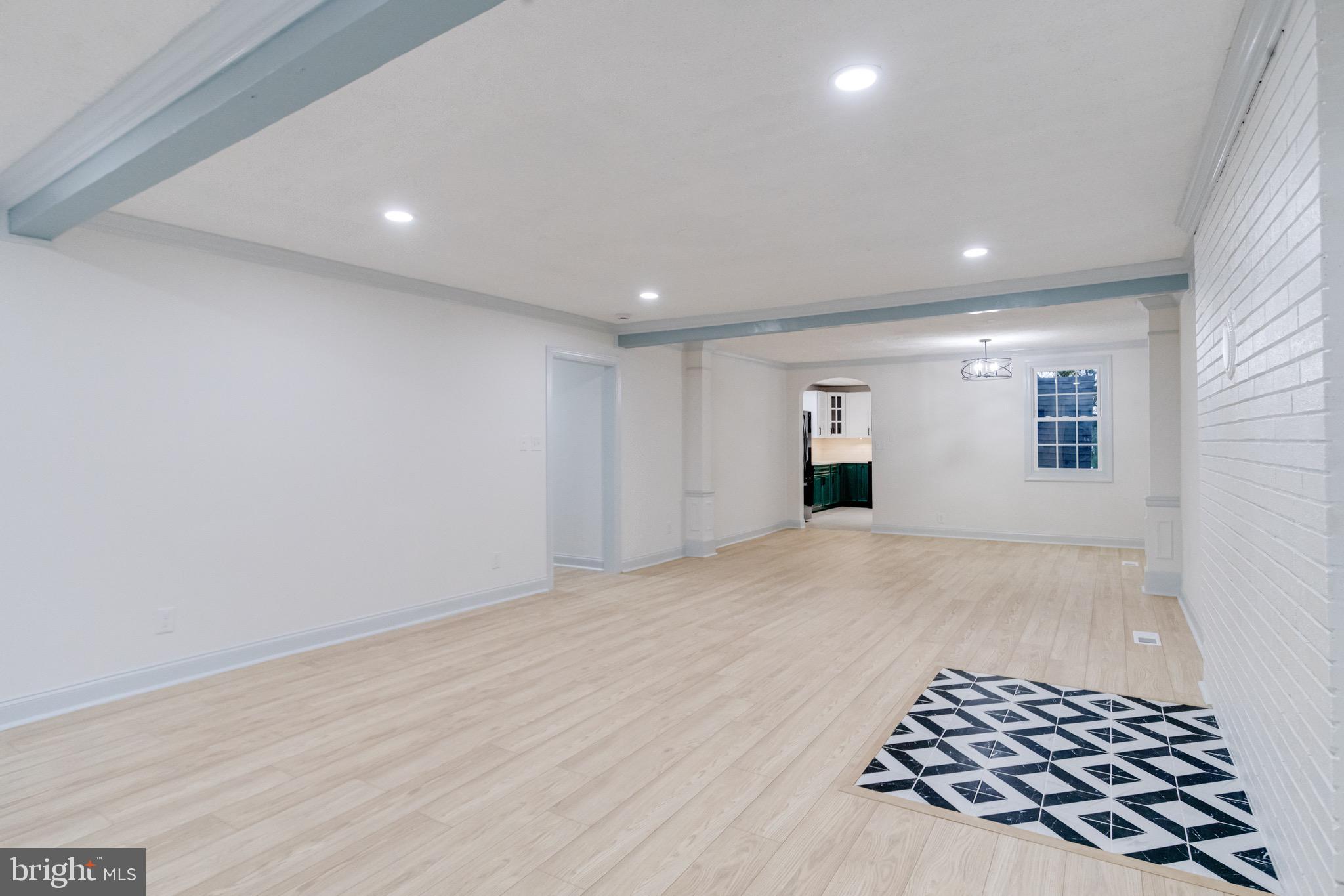 DARRYL GARDENS - Residential