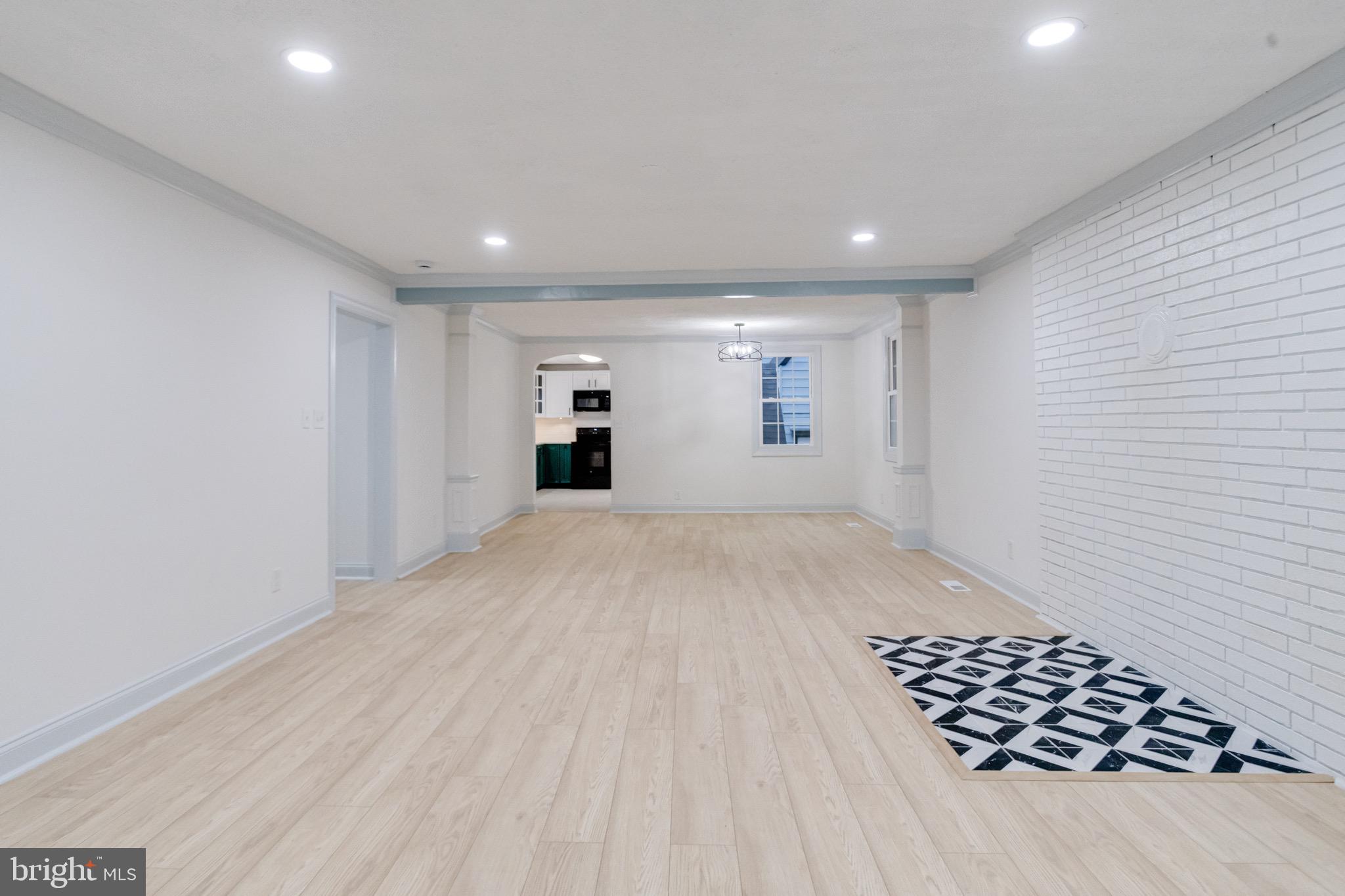 DARRYL GARDENS - Residential